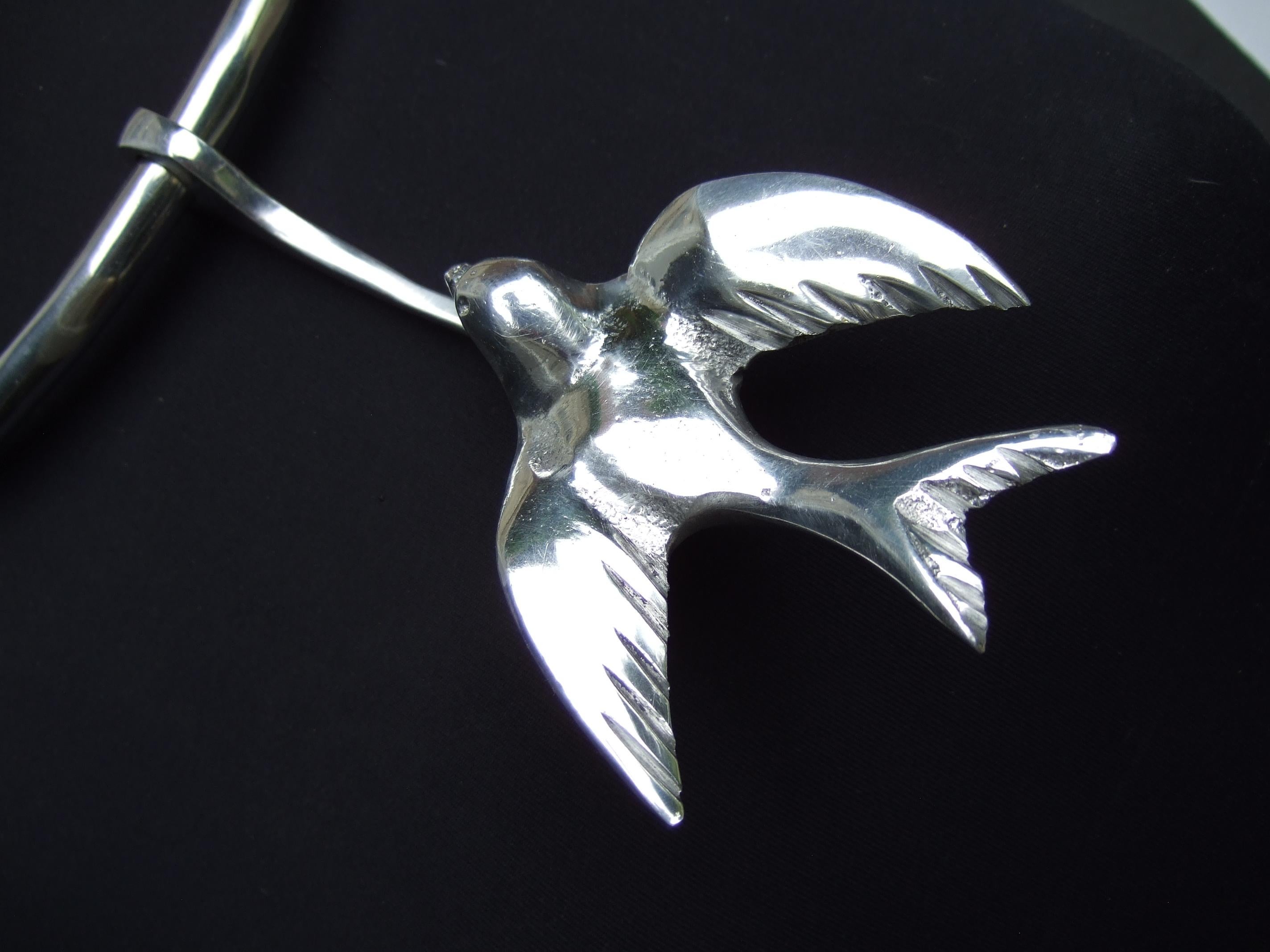 Massiver Avantgarde Silber Metall Vogel Design Gegliederte Choker-Halskette ca. 1970er Jahre im Angebot 6