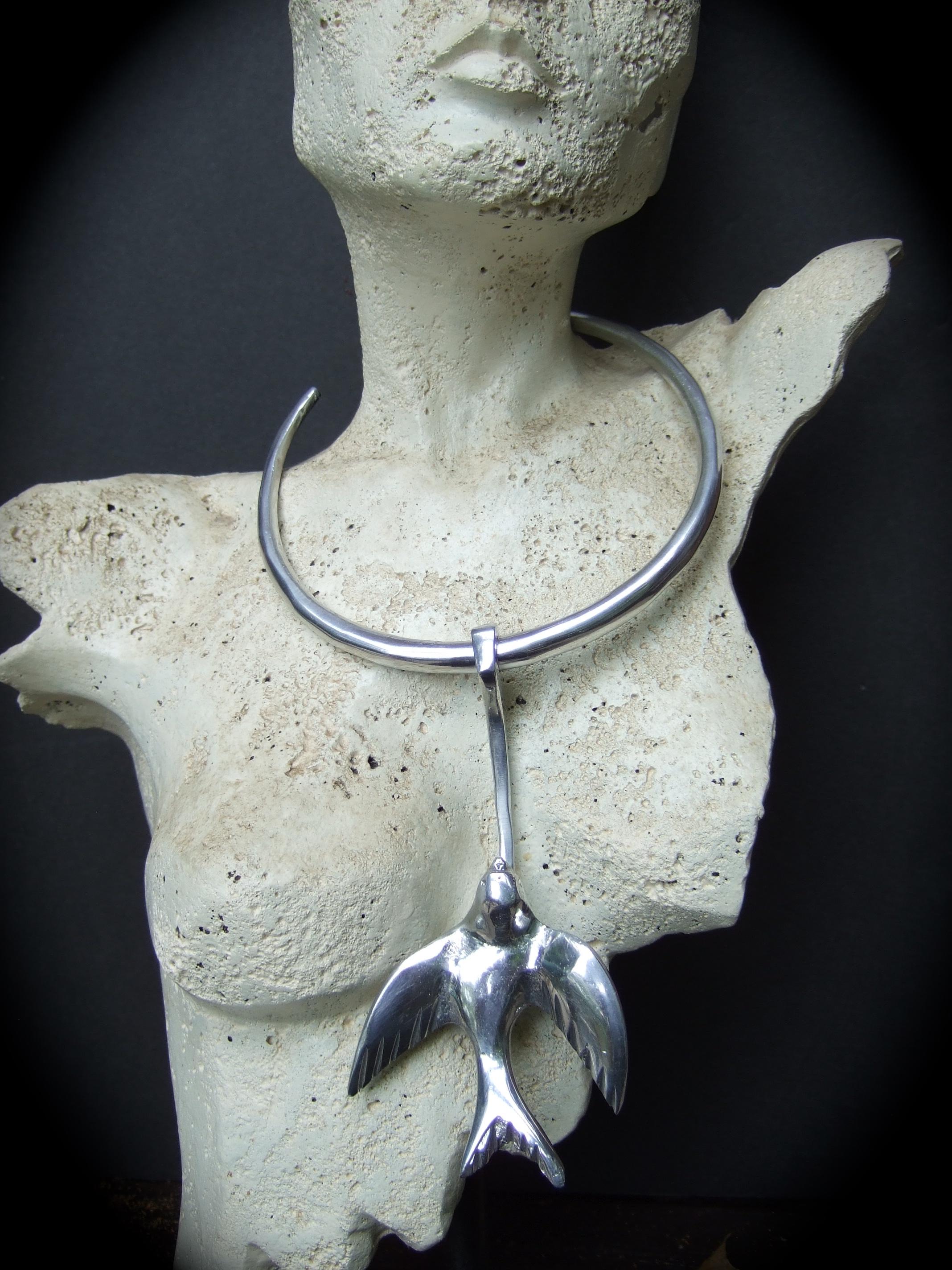 Massiver Avantgarde Silber Metall Vogel Design Gegliederte Choker-Halskette ca. 1970er Jahre im Angebot 7