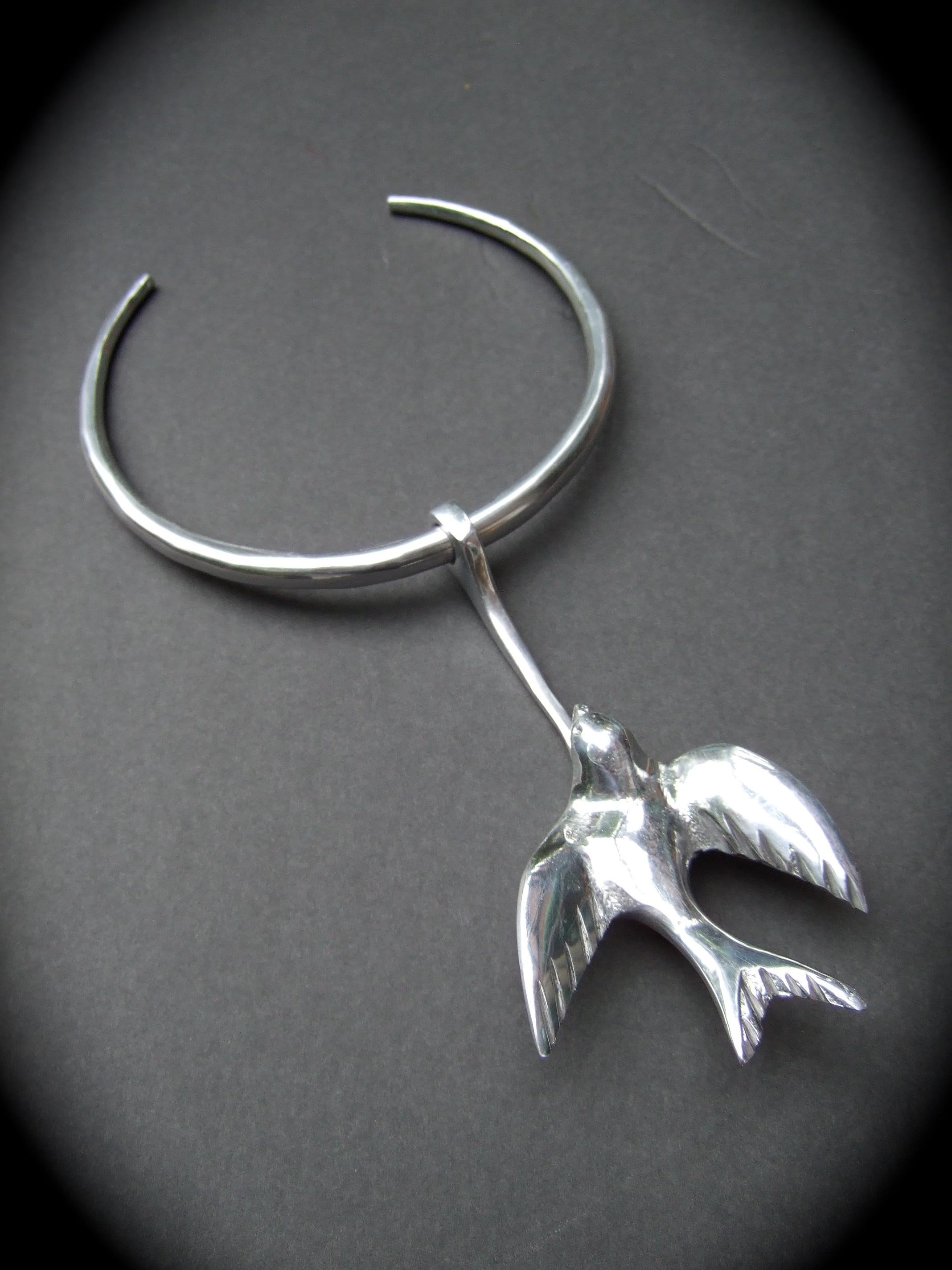 Women's Massive Avant-garde Silver Metal Bird Design Articulated Choker Necklace c 1970s For Sale