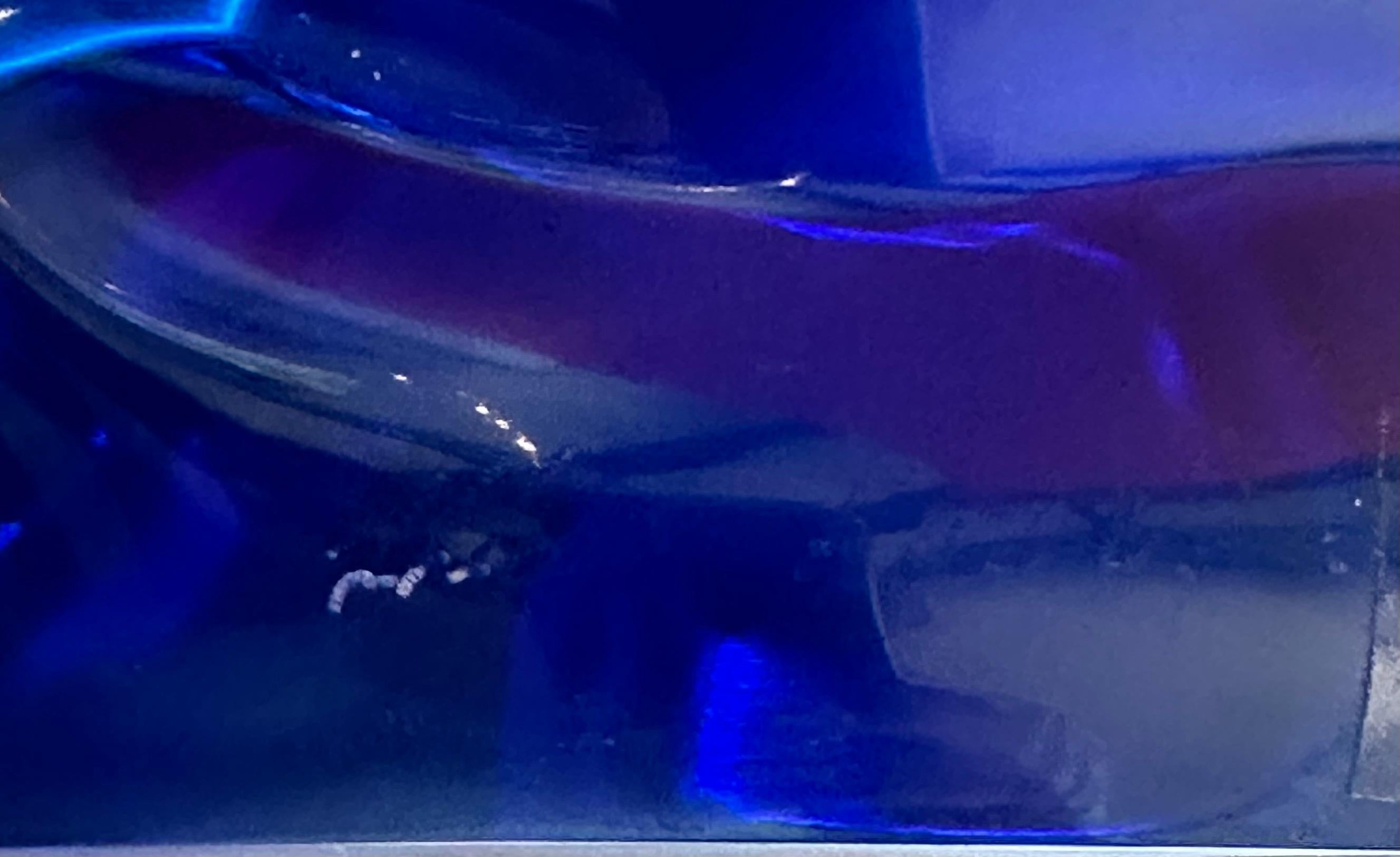Scultura massiccia di rana blu in lucite di Shlomi Haziza in vendita 9