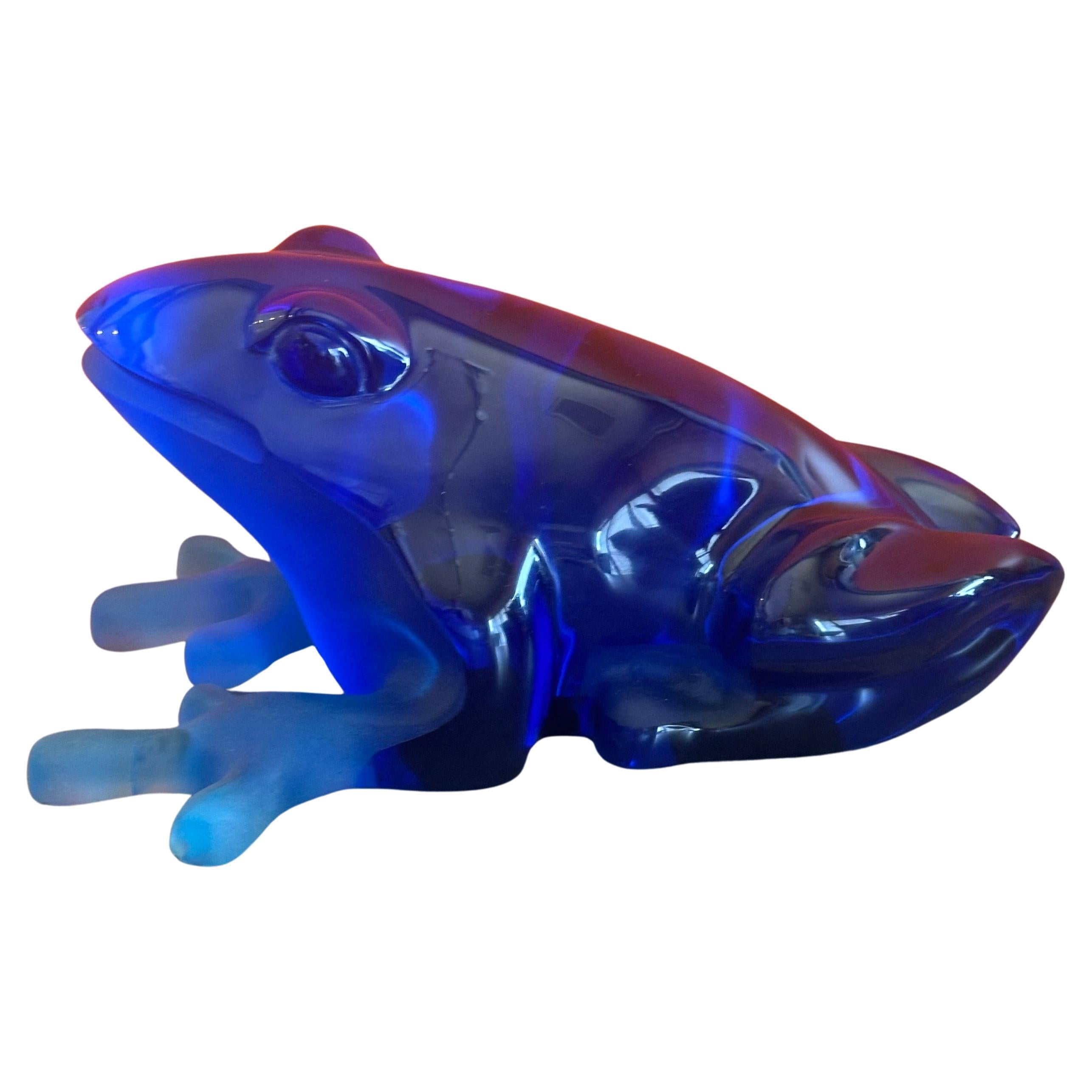 Scultura massiccia di rana blu in lucite di Shlomi Haziza in vendita 10