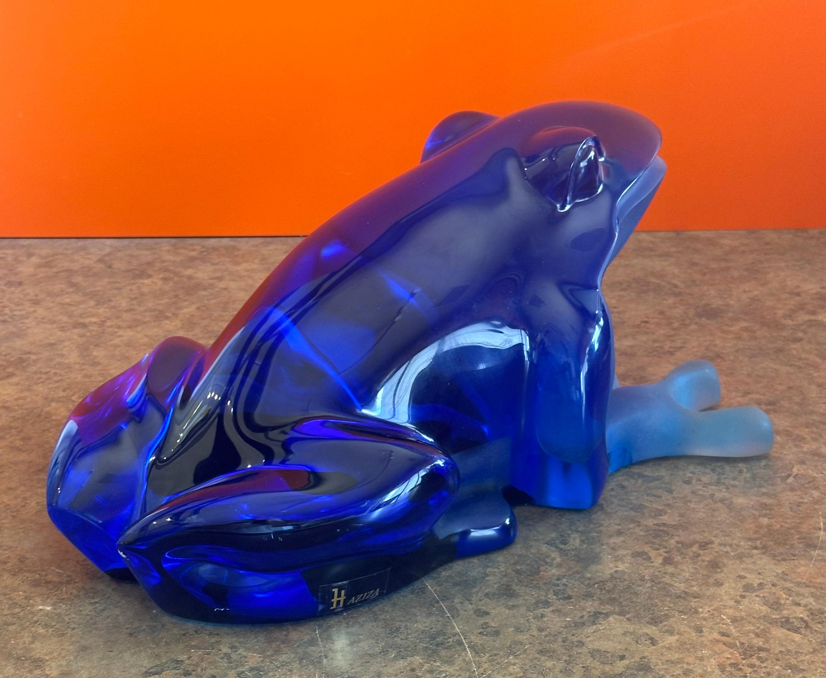 Scultura massiccia di rana blu in lucite di Shlomi Haziza in vendita 1