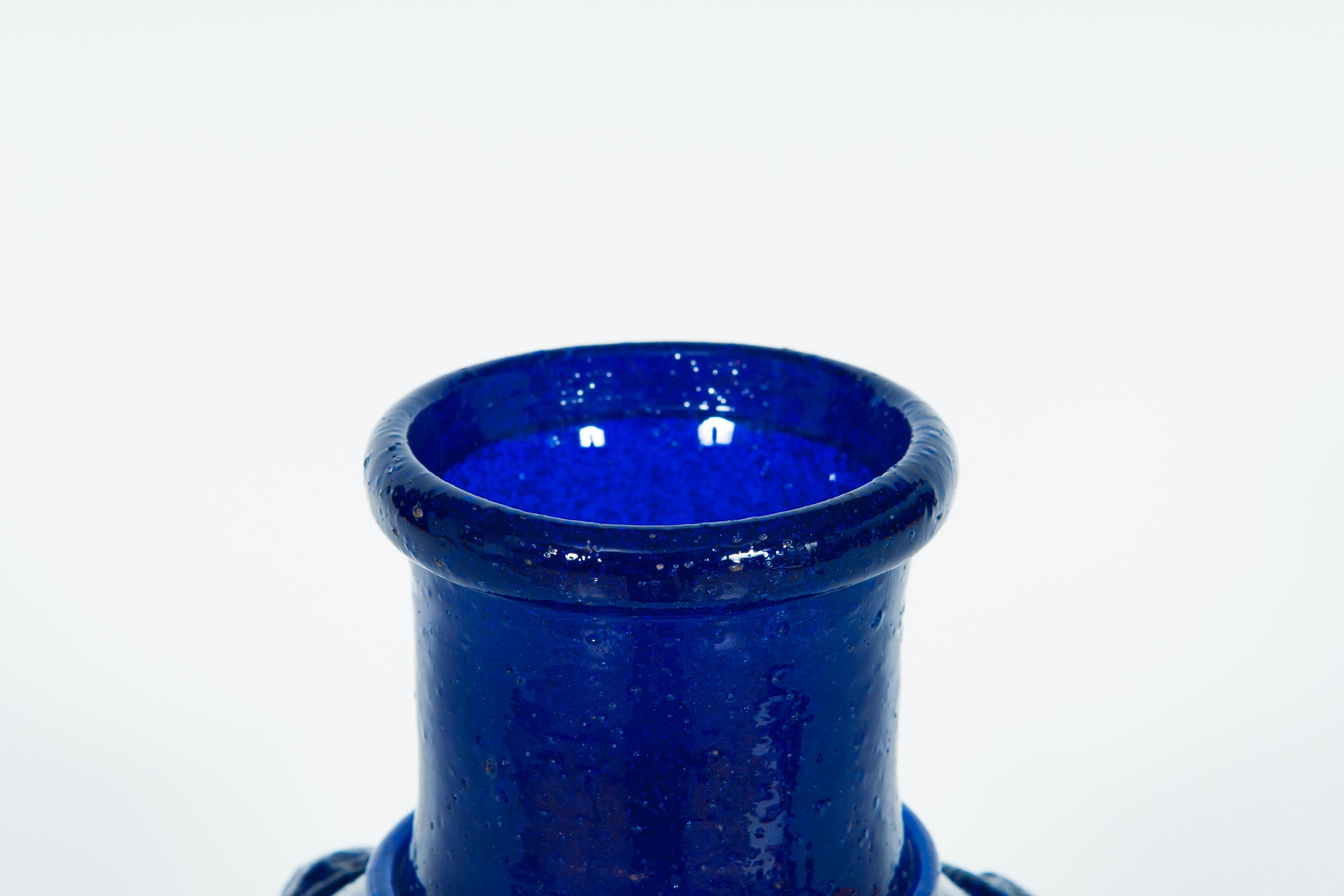 Hand-Crafted Massive Blue Vase in Blown Murano Glass Pulegoso Attributed to Martinuzzi, 1950s For Sale