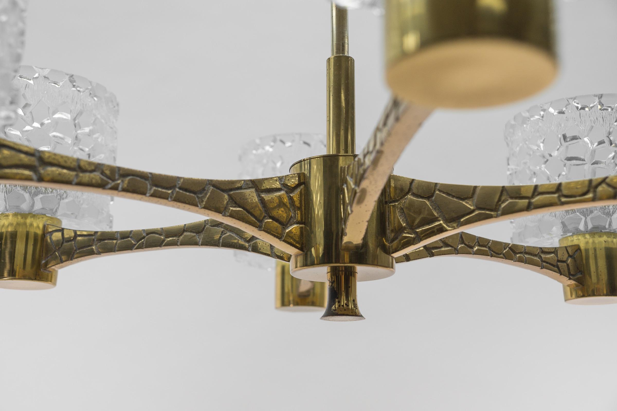 Massive brass and crystal glass Mid-Century Modern 6-armed sputnik lamp, 1950s. For Sale 2