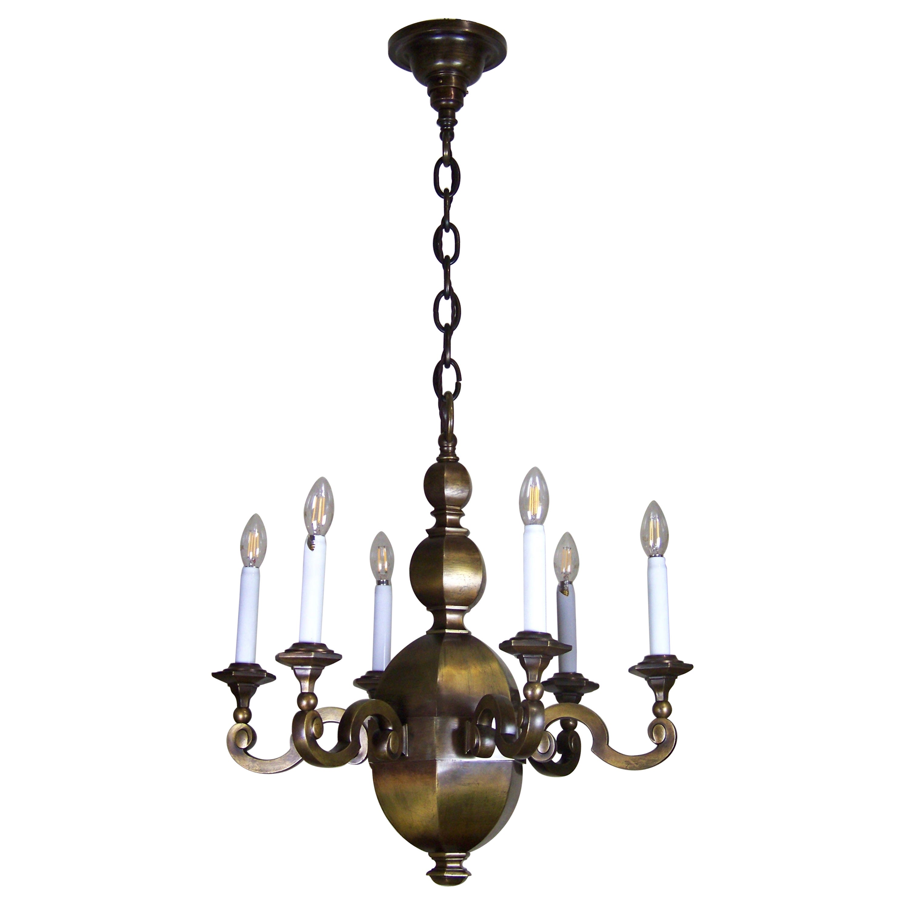 Massiccio lampadario in ottone