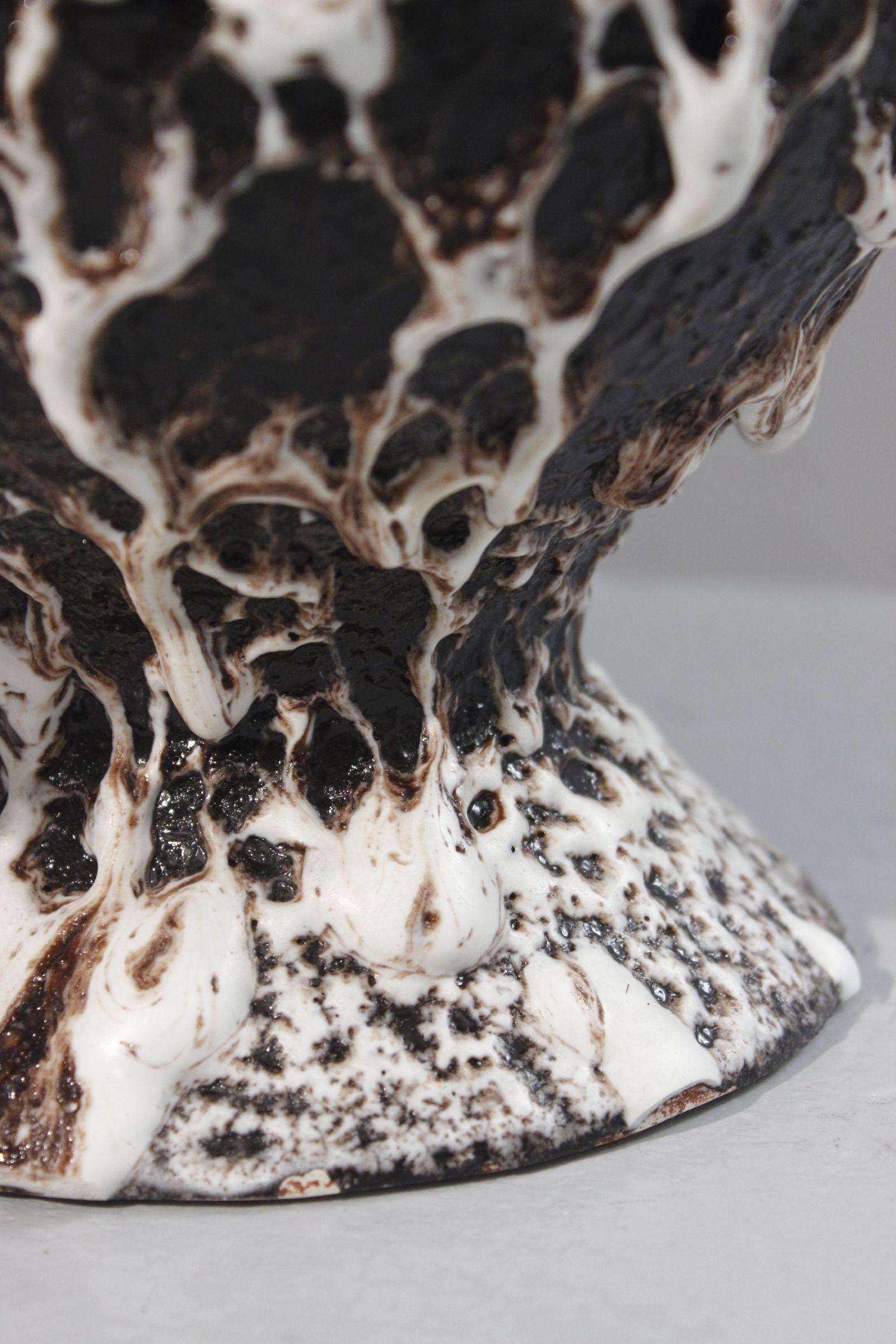 Vase massif en céramique brutaliste de Marius Giuge, Vallauris France Années 1950 en vente 3