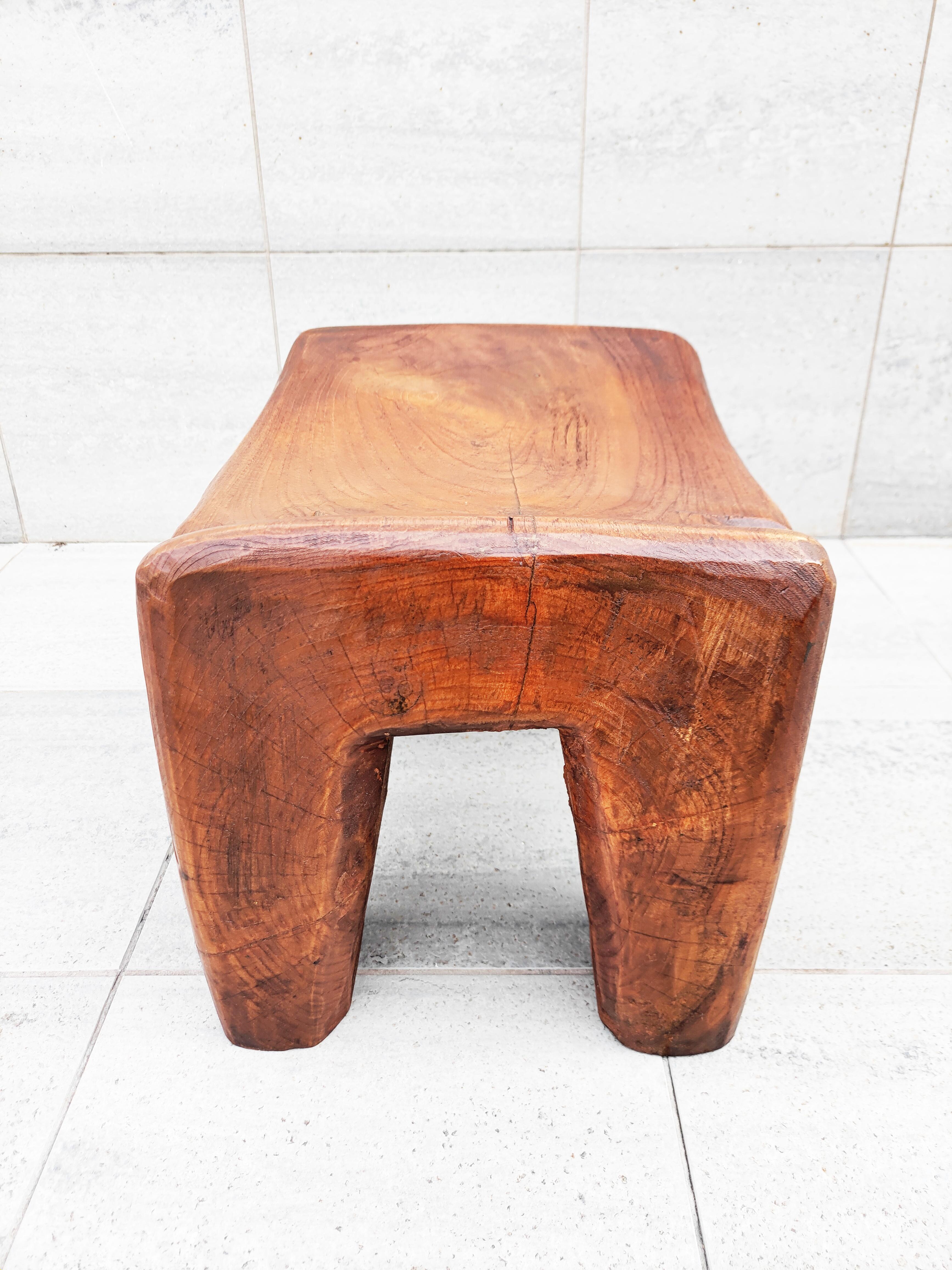 Spagnolo Sgabello brutalista massiccio in Wood Wood, Spagna, anni '60