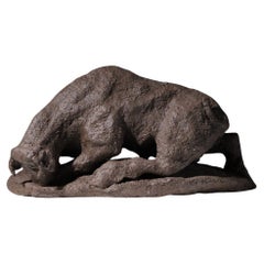 Scultura di toro massiccio in argilla chamotte