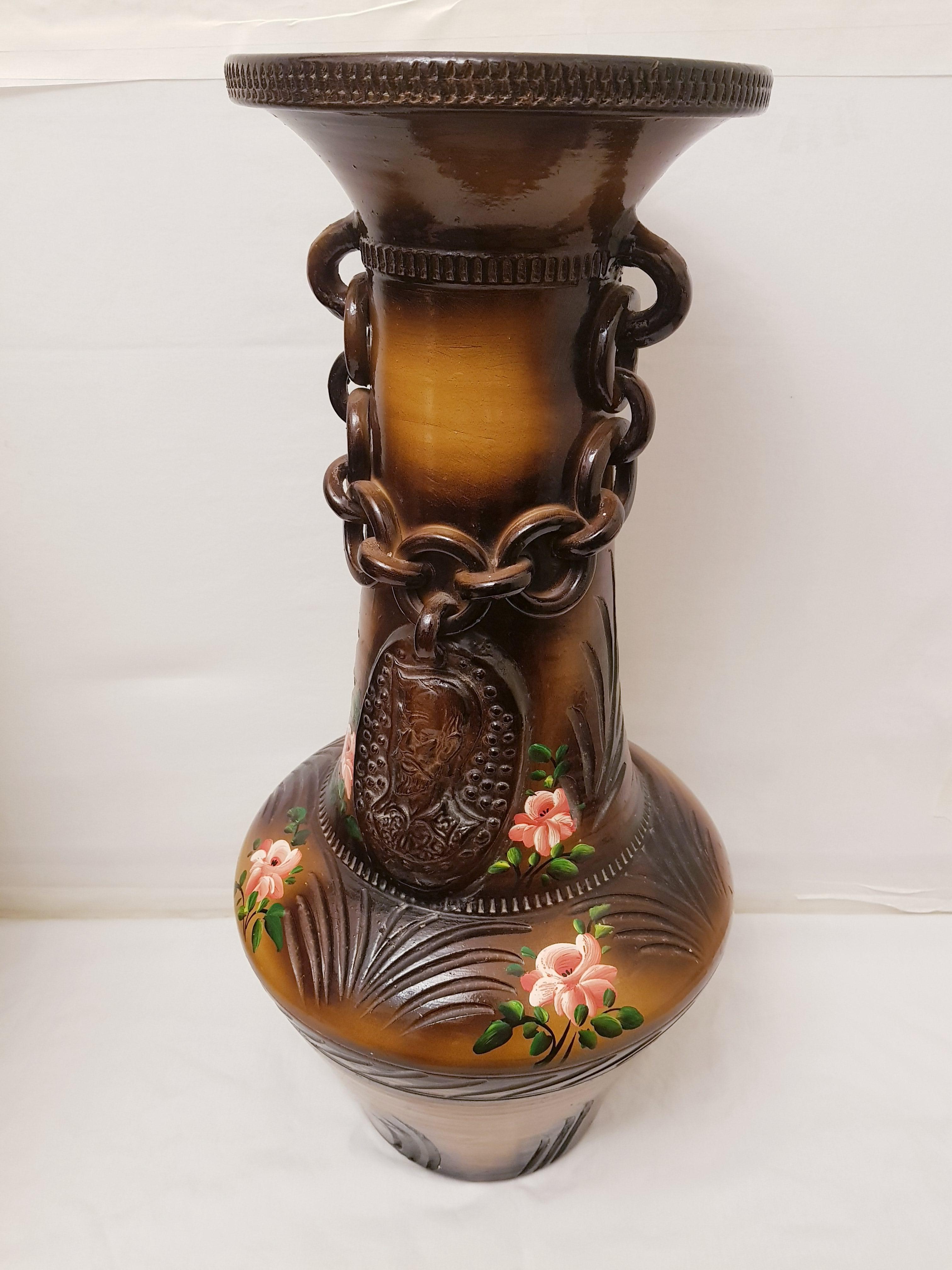 Beautiful vitange Capodimonte ceramic large floor vase, brilliant condition beautiful home decor.