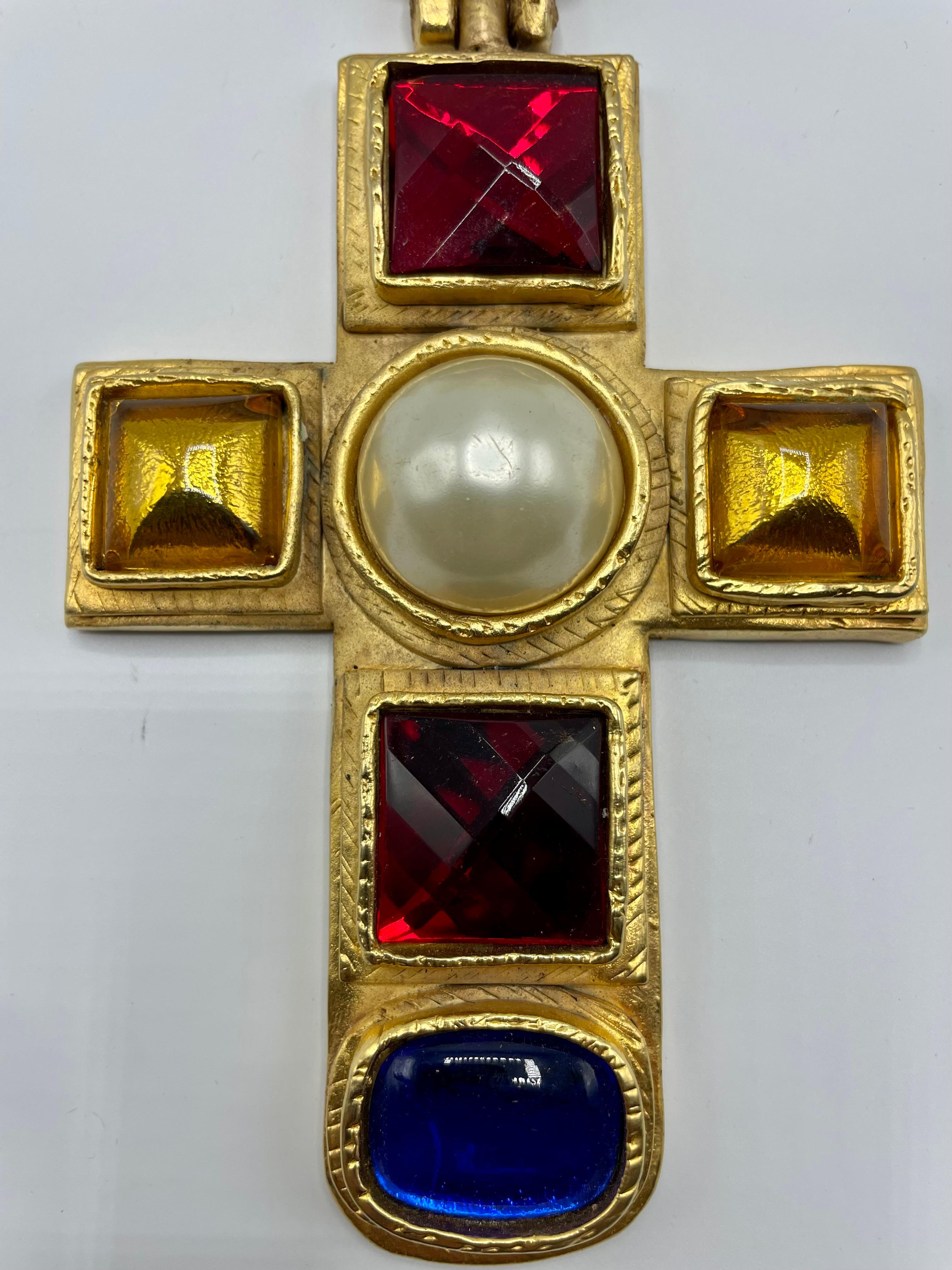 Massives Chanel-Kreuz, entworfen von Victoire de Castellane  im Angebot 1