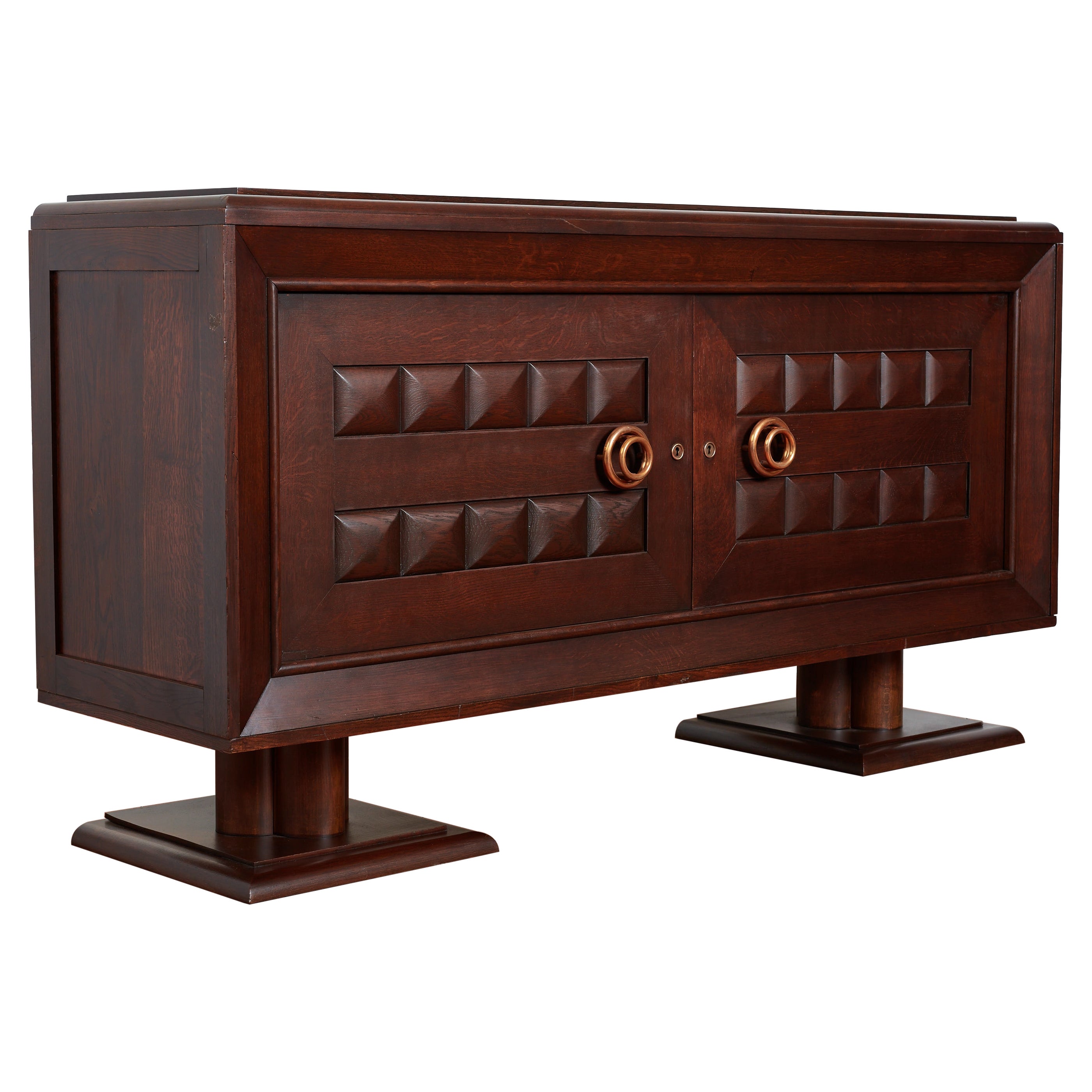 Massiver Charles Dudouyt Sideboard aus Eiche mit kreisförmigen Griffen aus Messing im Angebot