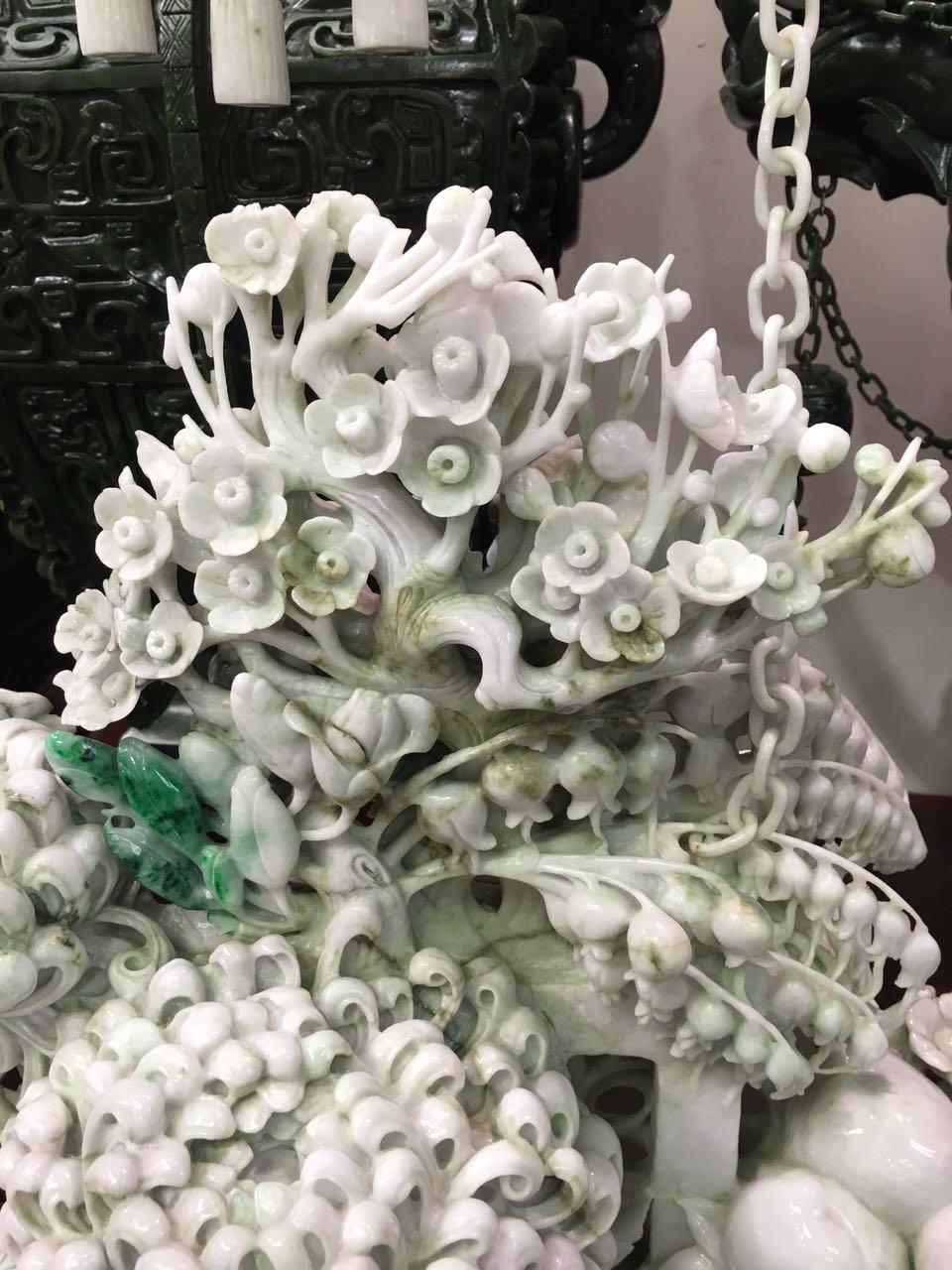 Massive Chinese jade flower basket carving In Good Condition For Sale In New York, NY