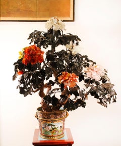 Arbre à fleurs chinois massif en jade/pierre dans une base cloisonnée