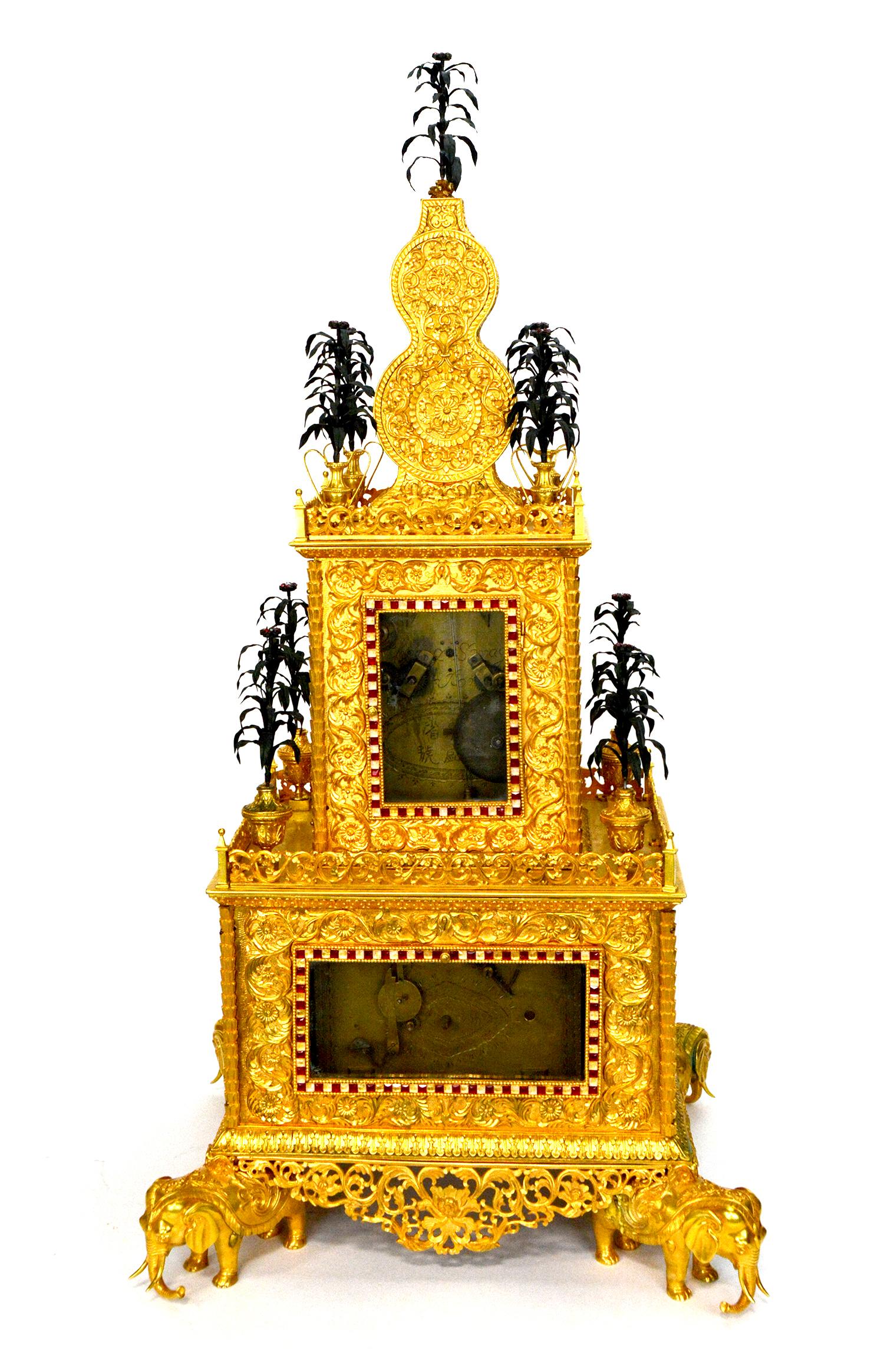 Massive Chinese Ormolu High Relief Gilt Bronze Automaton Musical Clock en vente 8