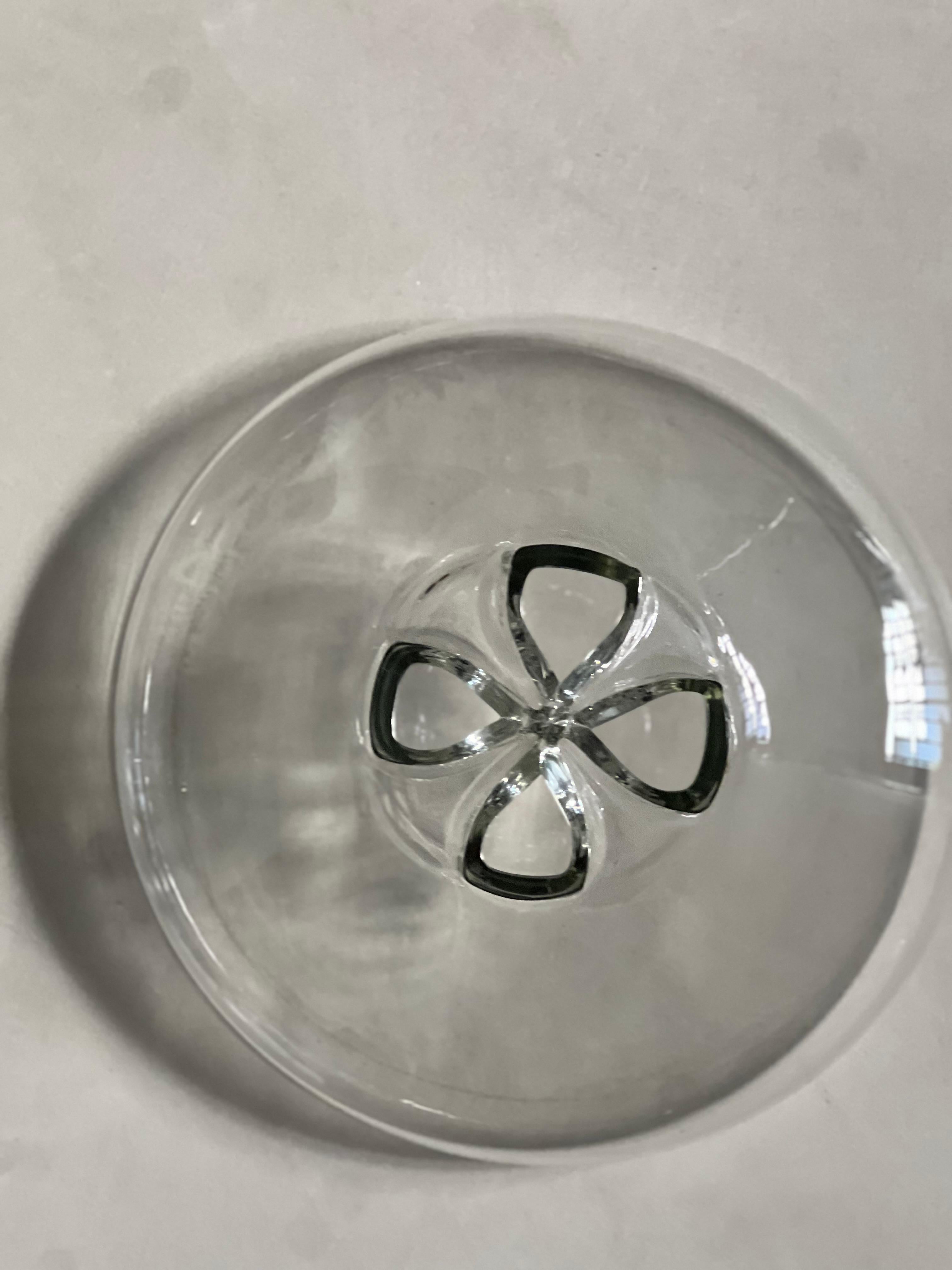 Late 20th Century Massive clear Murano vase by Alfred Barbini, vetro sonoro Quadrifoglio, Italy For Sale