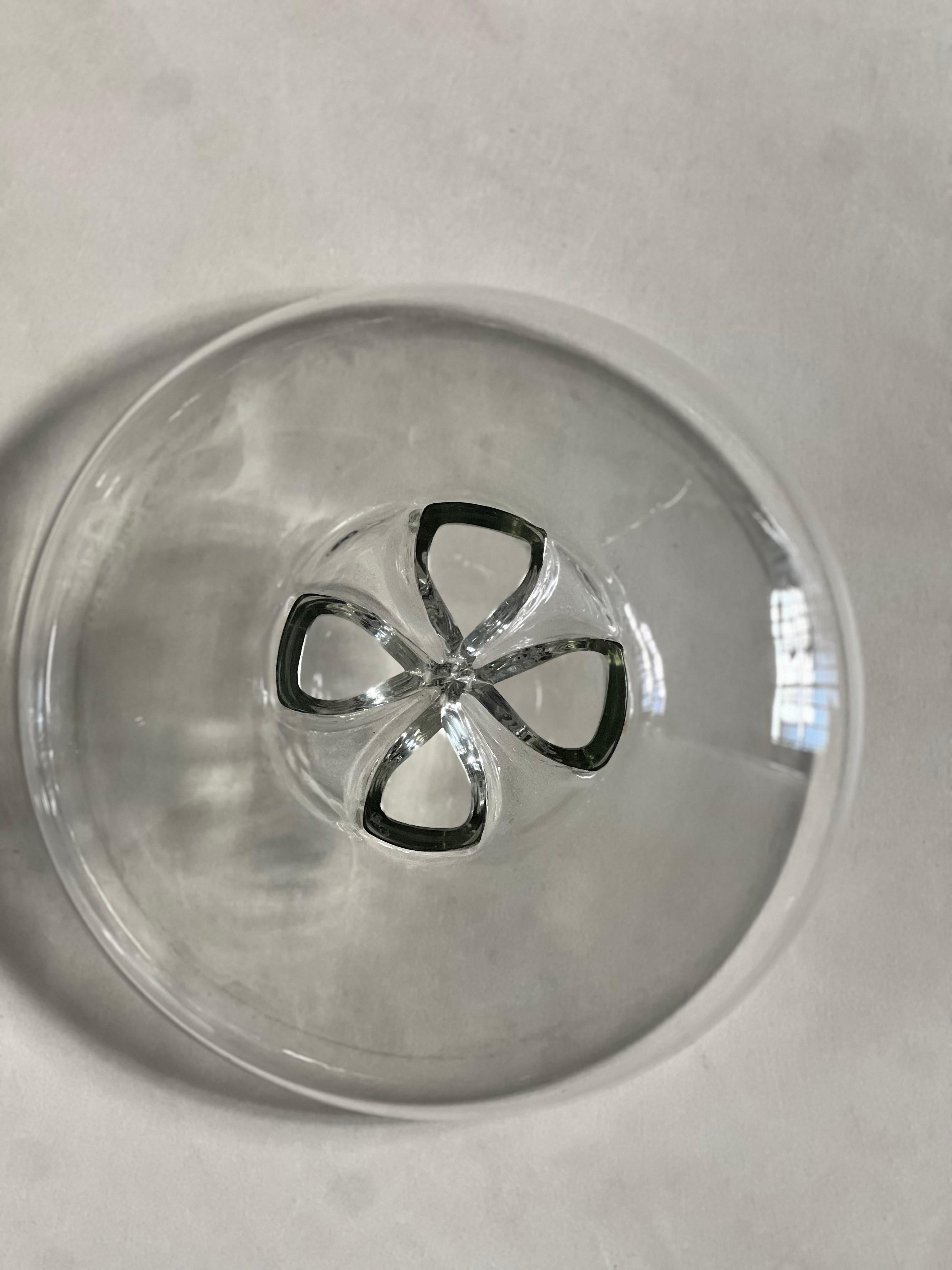Glass Massive clear Murano vase by Alfred Barbini, vetro sonoro Quadrifoglio, Italy For Sale