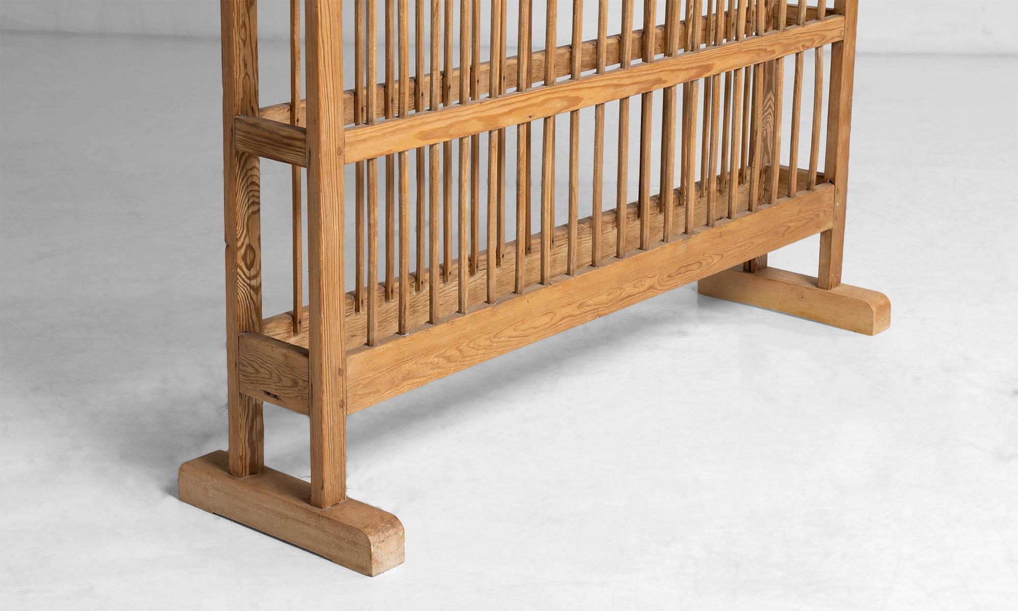 Massive Country House Plate Rack, England circa 1890 In Good Condition In Culver City, CA