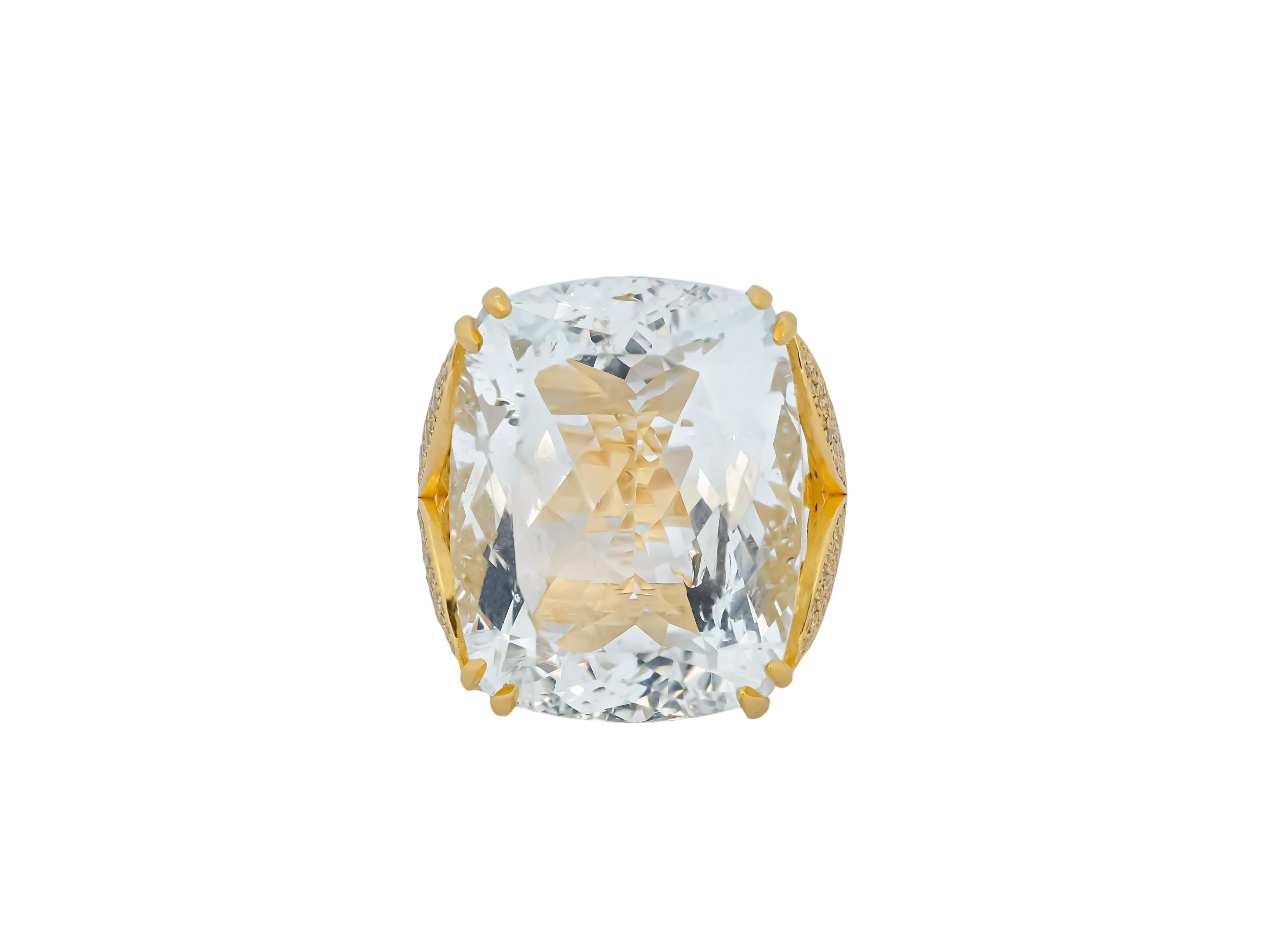 Massiver Aquarimarine im Kissenschliff, Diamantring aus 18 Karat Gold mit Diamanten im Angebot 2