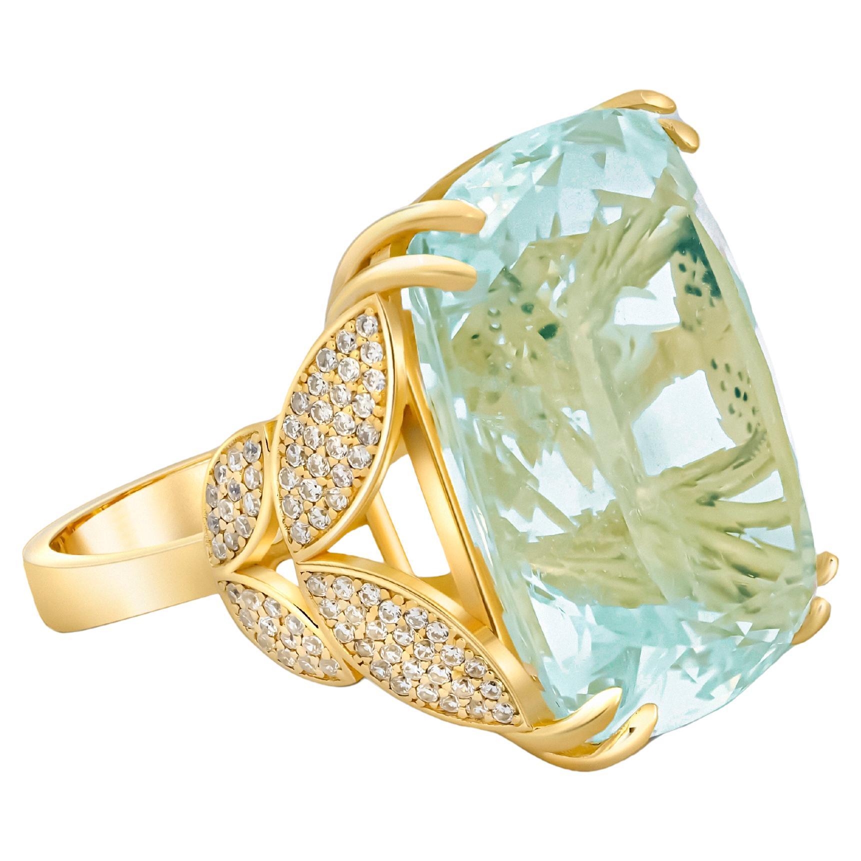 Bague grande aigue-rimarine coussin, diamants en or 18 carats