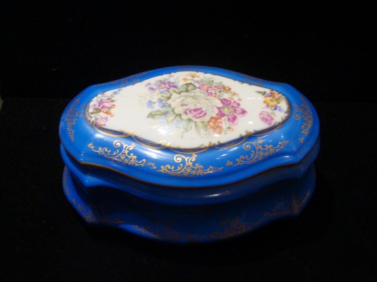 Massive Deluxe Exquisite French Floral Scroll Sevres Style Cobalt Limoges Box In Good Condition For Sale In New York, NY