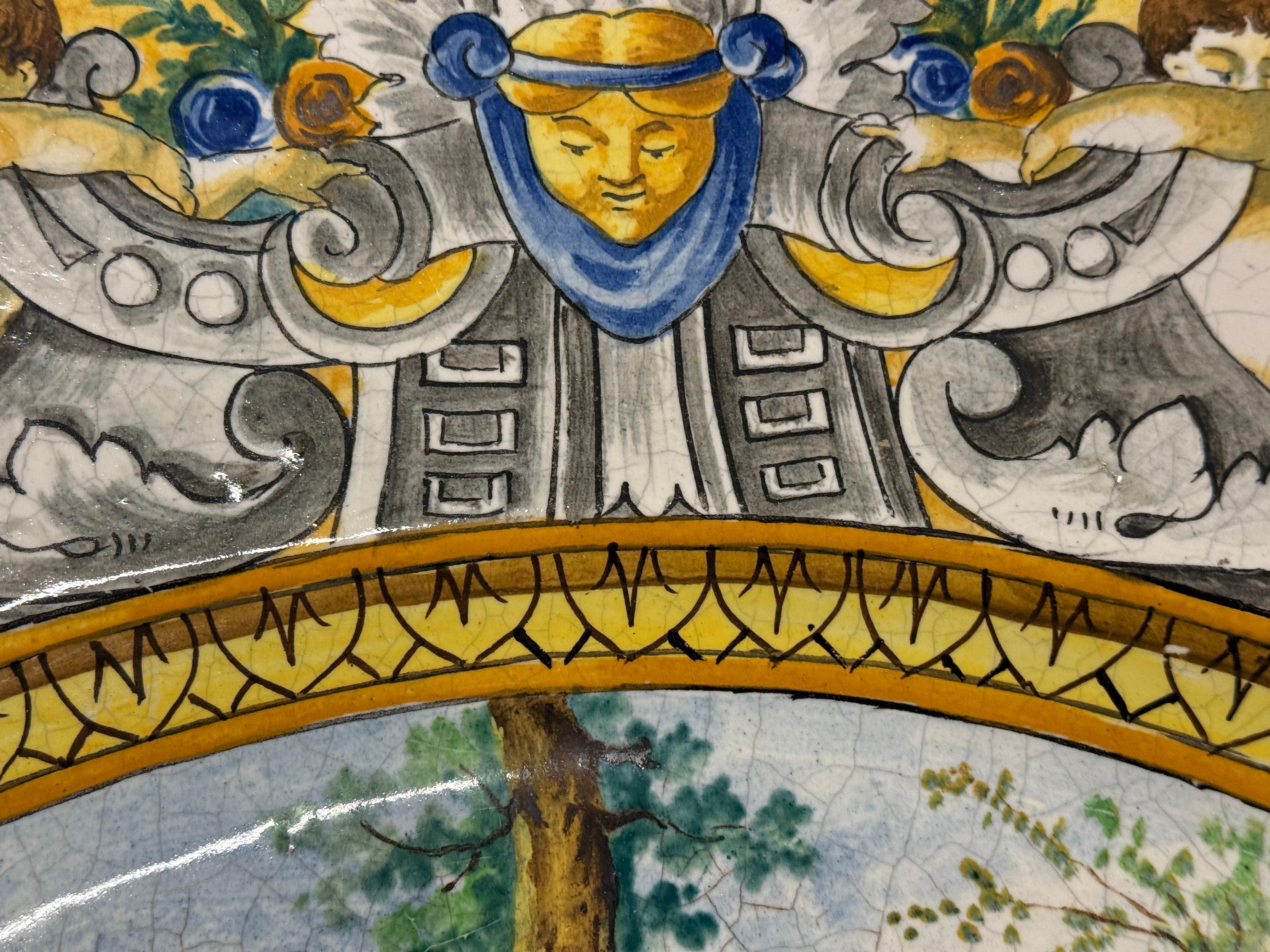 Grand plat en majolique italienne du début du 20e siècle avec scène bacchanale en vente 4