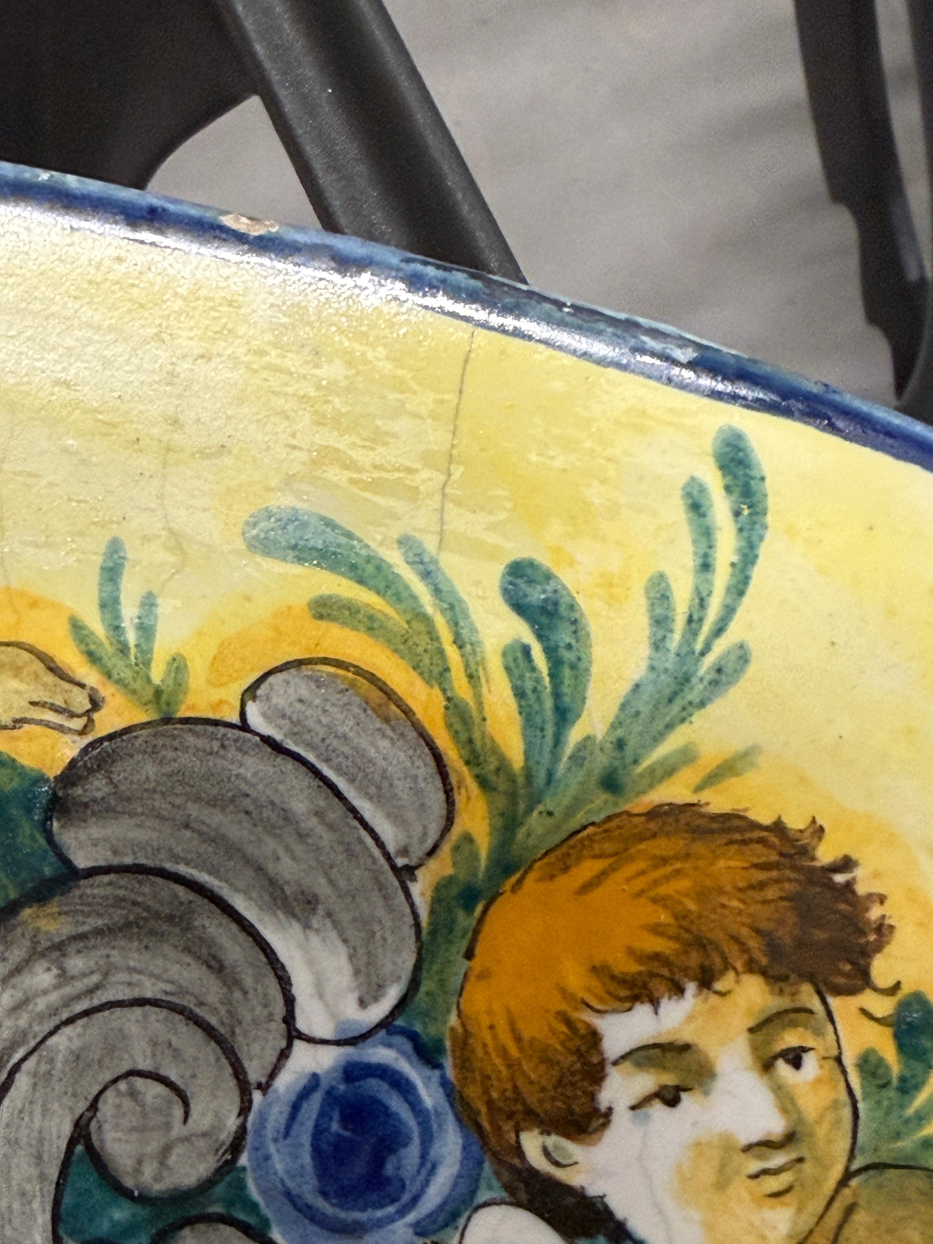 Grand plat en majolique italienne du début du 20e siècle avec scène bacchanale en vente 6