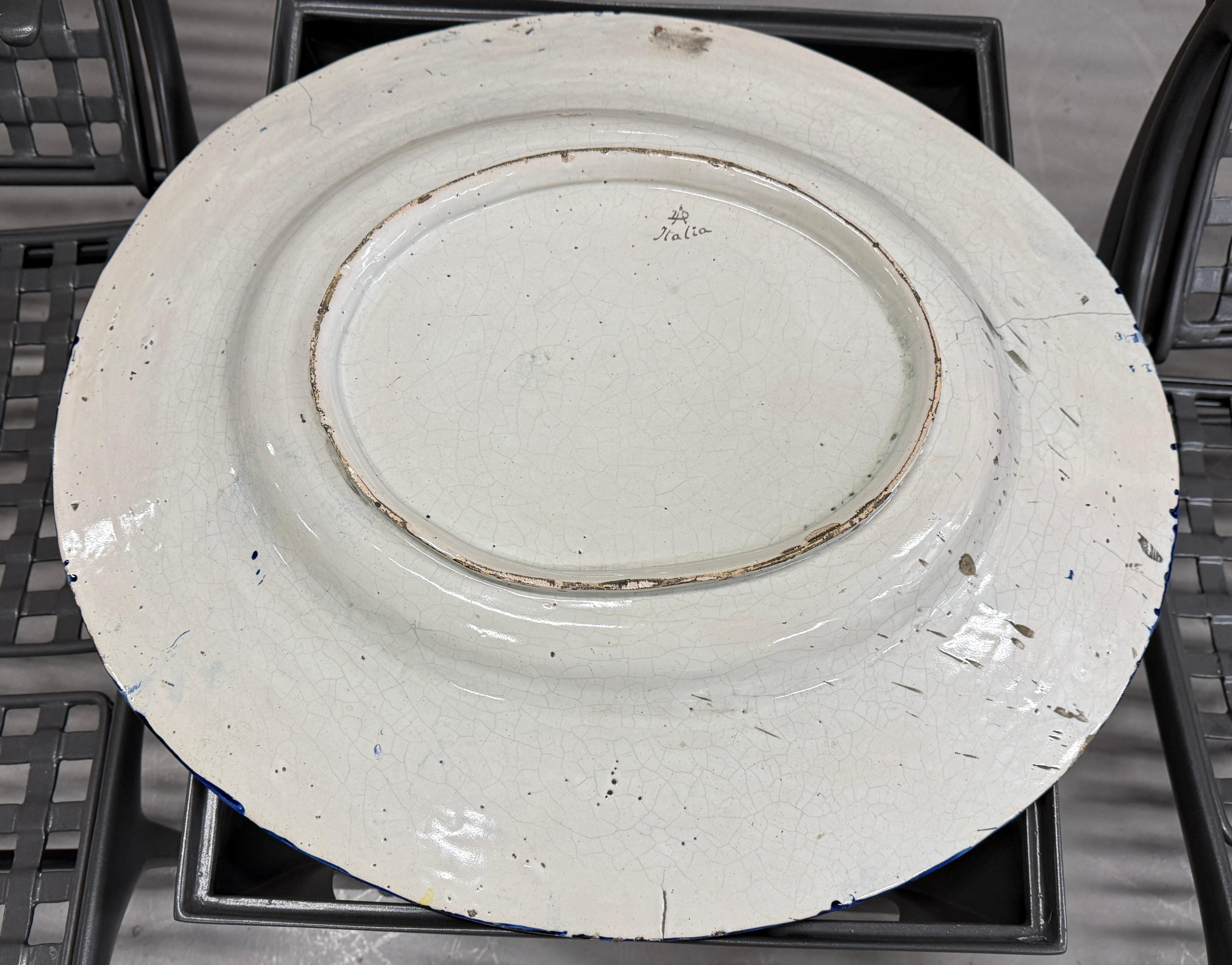 Grand plat en majolique italienne du début du 20e siècle avec scène bacchanale en vente 8