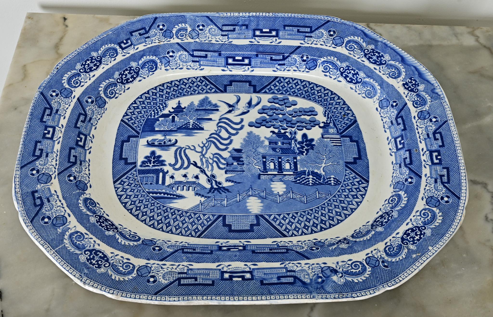 Autre Massive plateau anglais du 19ème siècle en saule bleu en vente