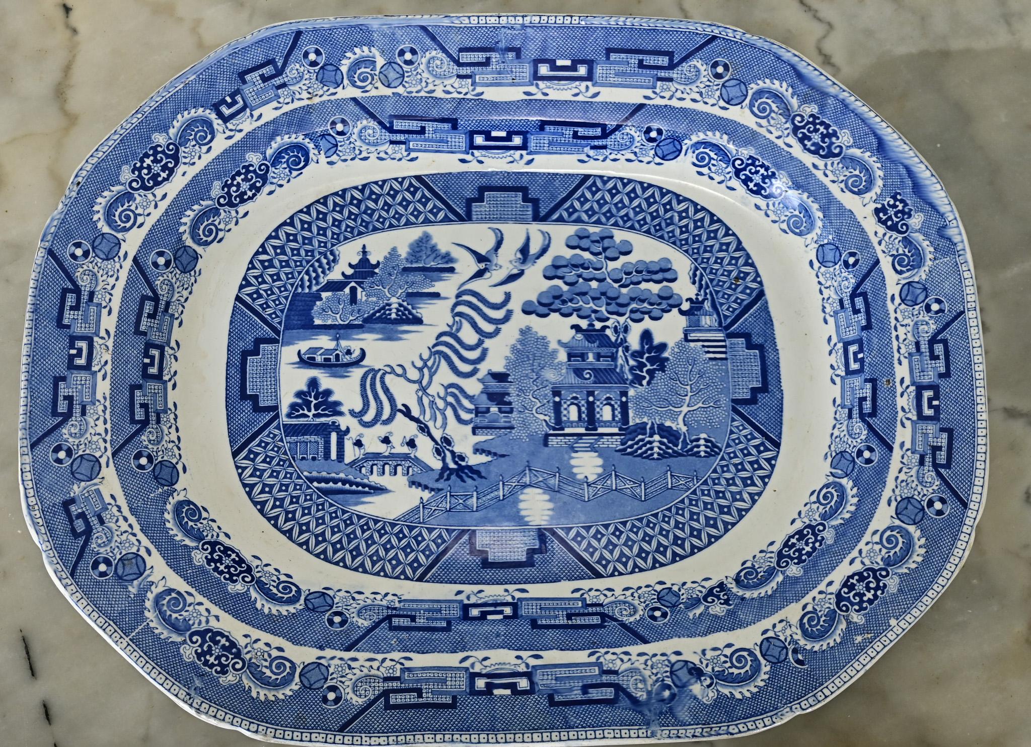Anglais Massive plateau anglais du 19ème siècle en saule bleu en vente