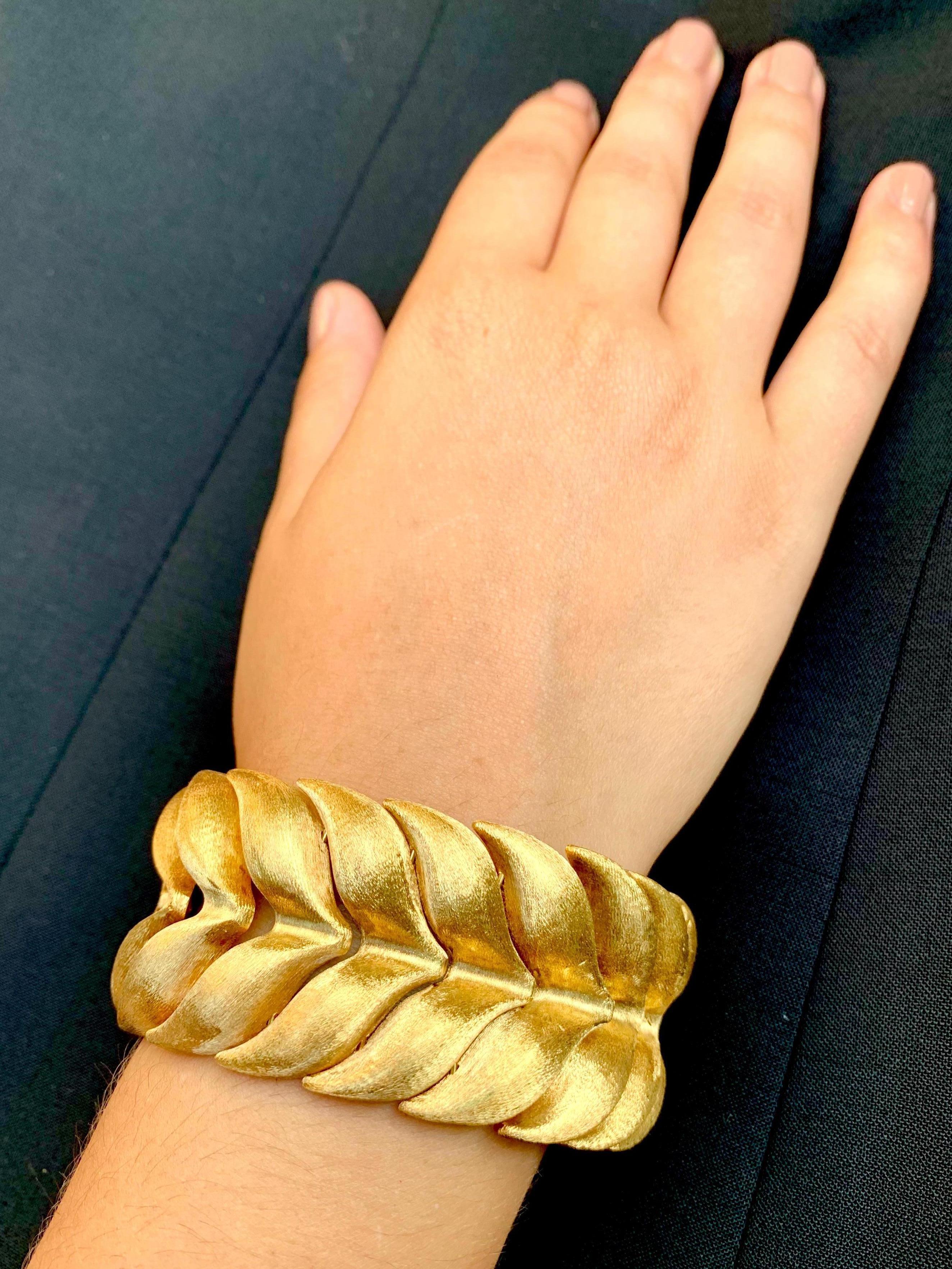 Fabulous, massive 18K yellow gold cuff statement bracelet in the Rigato technique, synonymous with fine Italian craftsmanship
1970's
The Rigato technique is a type of egraving which incorporates minute parallel lines to produce a textured effect