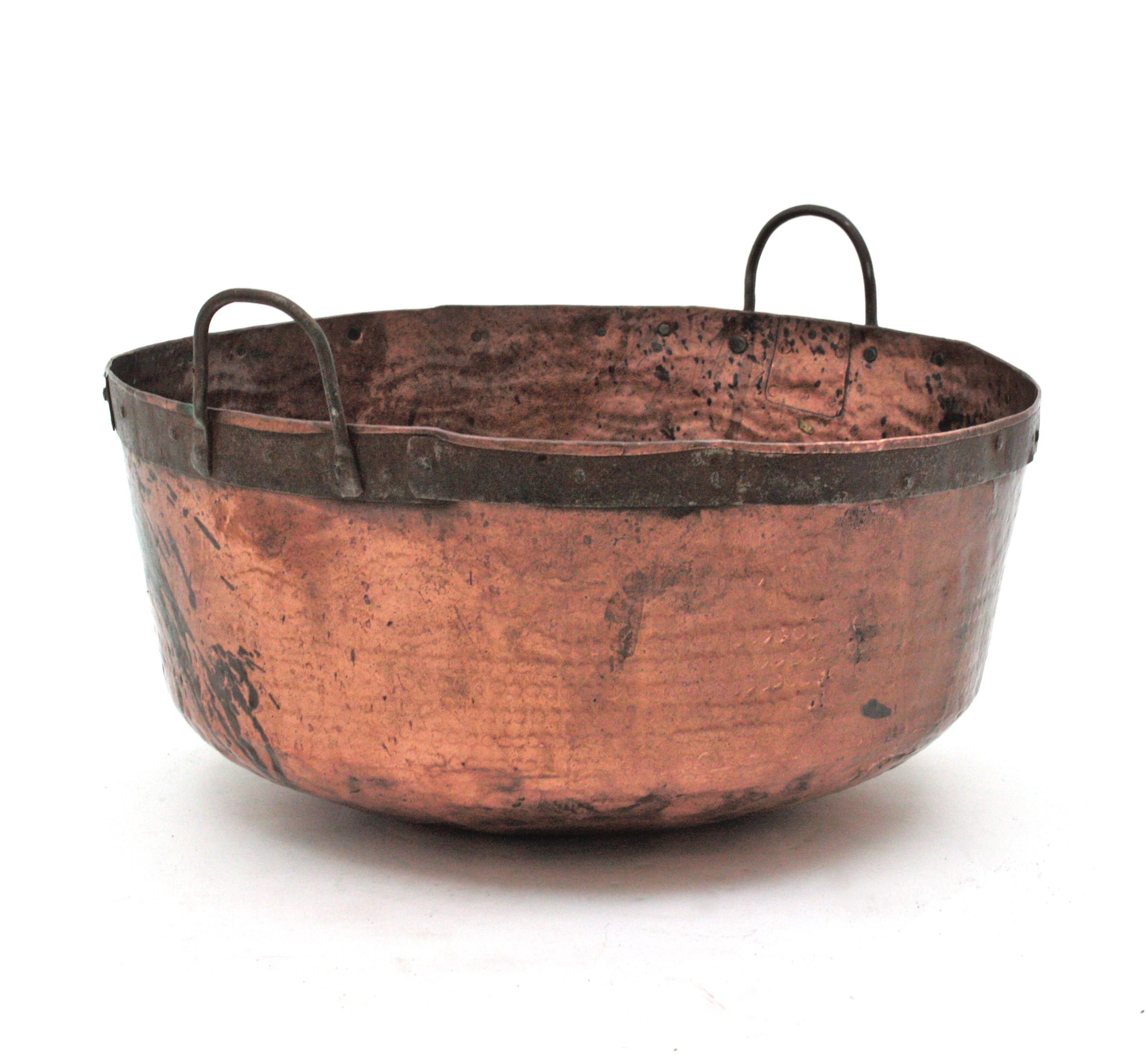 Massive French Copper Cauldron Pot with Iron Handles For Sale 10