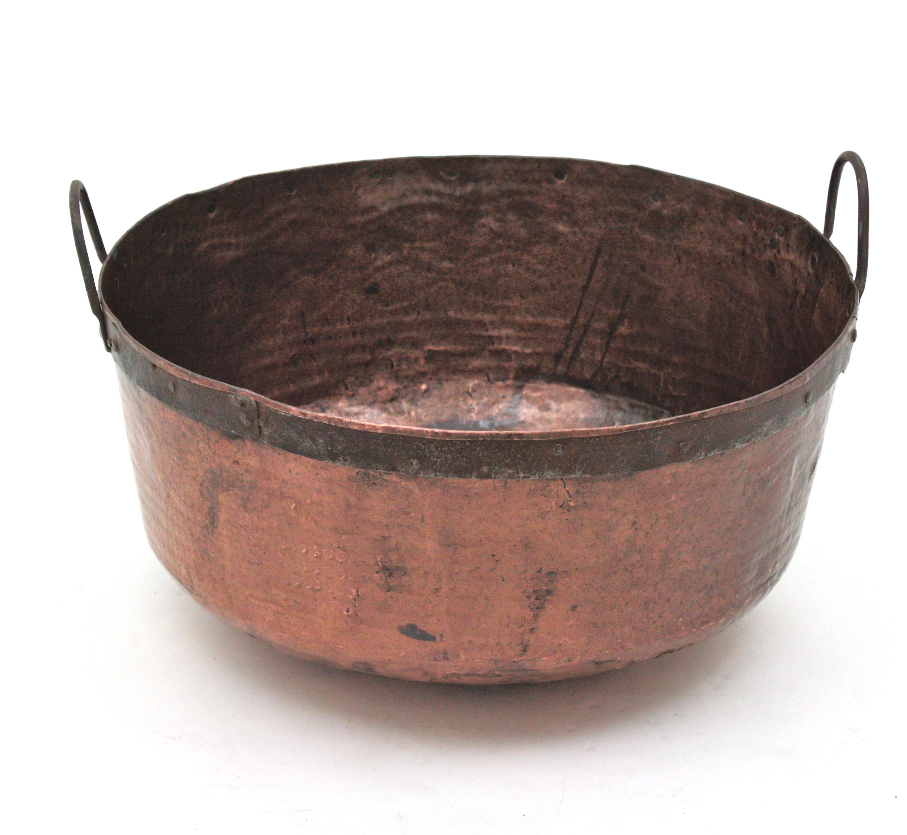 Massive French Copper Cauldron Pot with Iron Handles For Sale 2