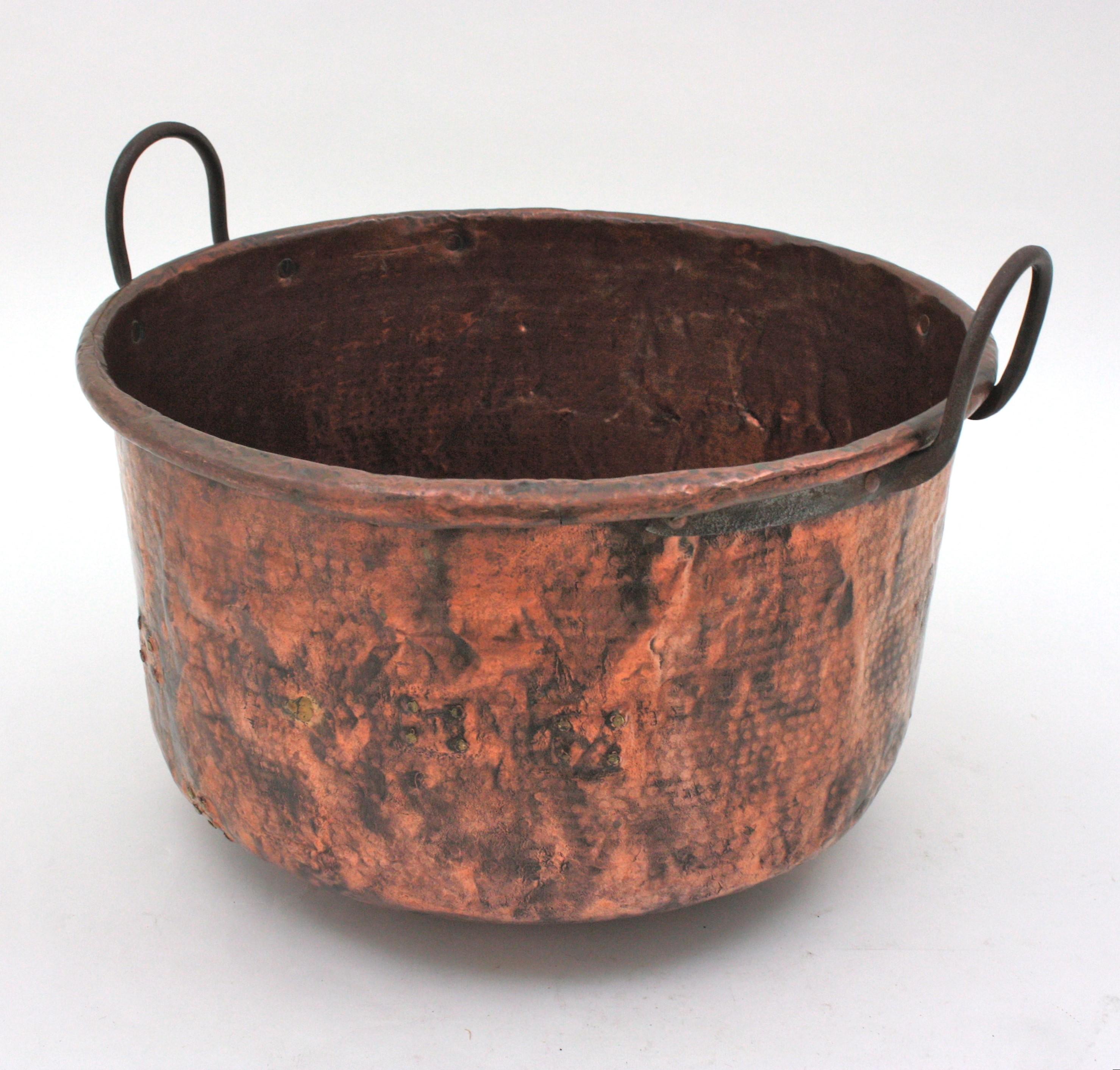 Massive French Copper Cauldron with Iron Handles For Sale 4