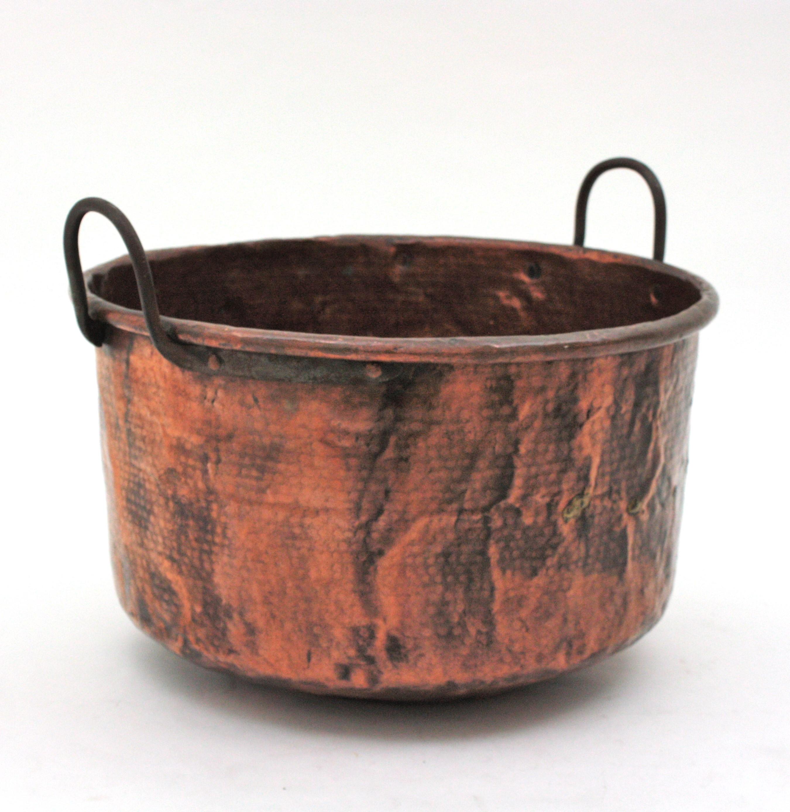 Massive French Copper Cauldron with Iron Handles For Sale 5