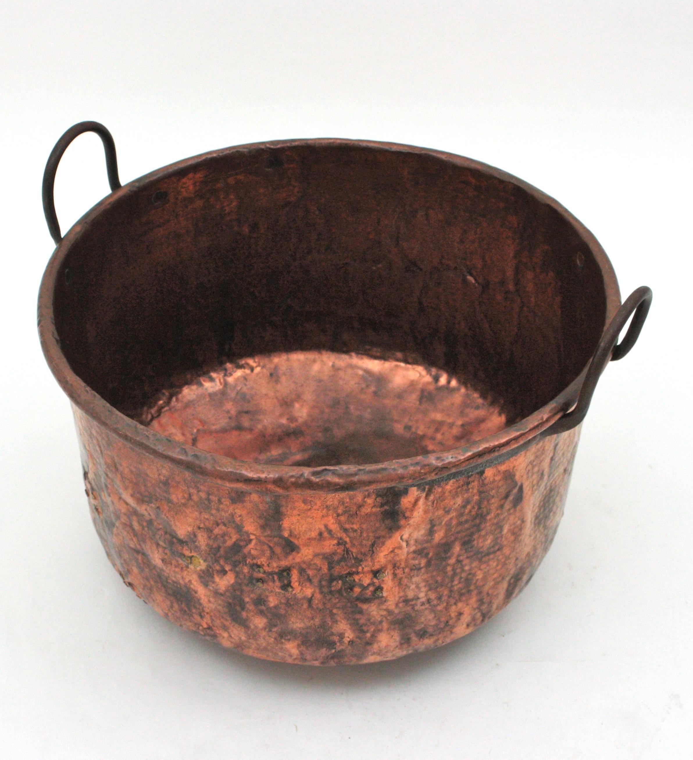 Massive French Copper Cauldron with Iron Handles For Sale 2