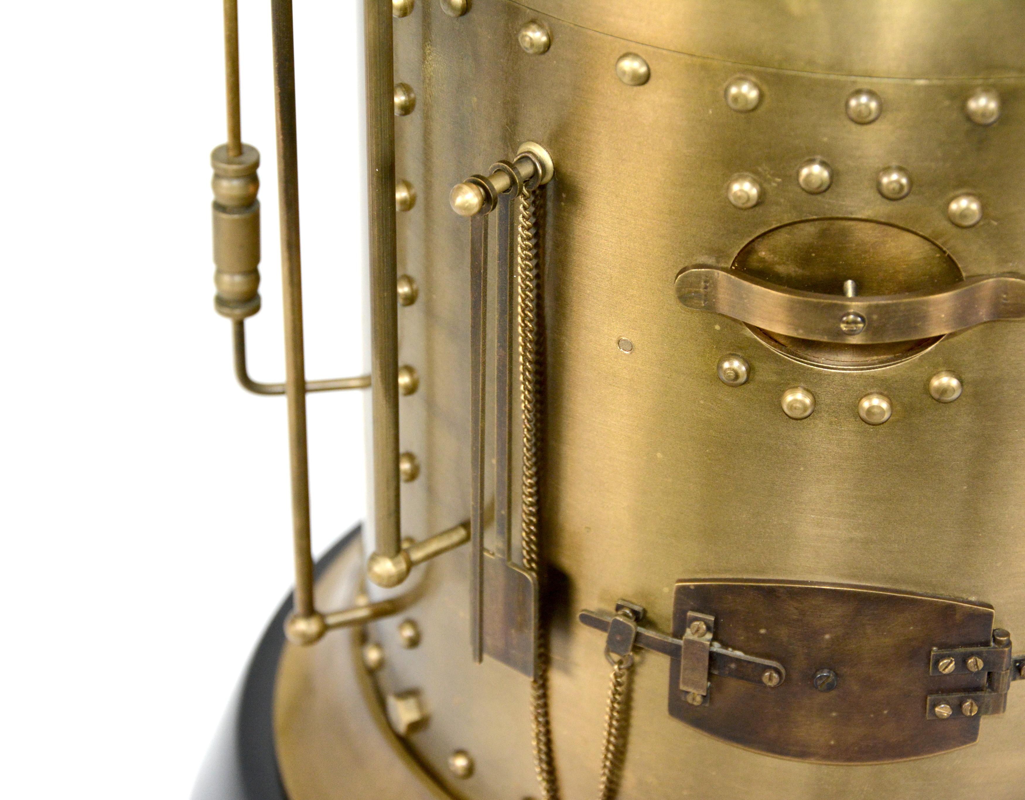 Massive French Style 8 Day Brass Automaton Steam Wheel Engine Industrial Clock en vente 4