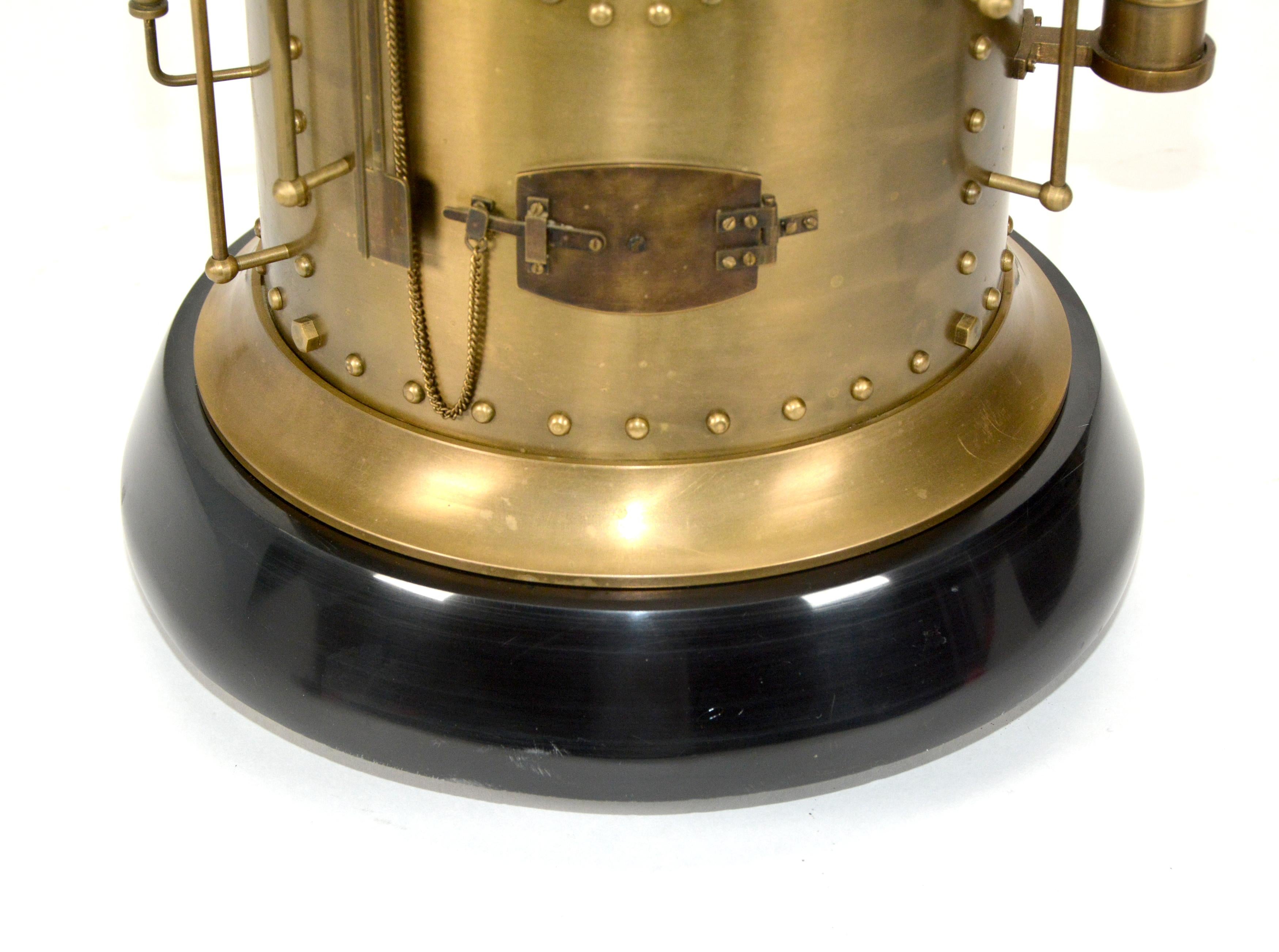 Massive French Style 8 Day Brass Automaton Steam Wheel Engine Industrial Clock en vente 6