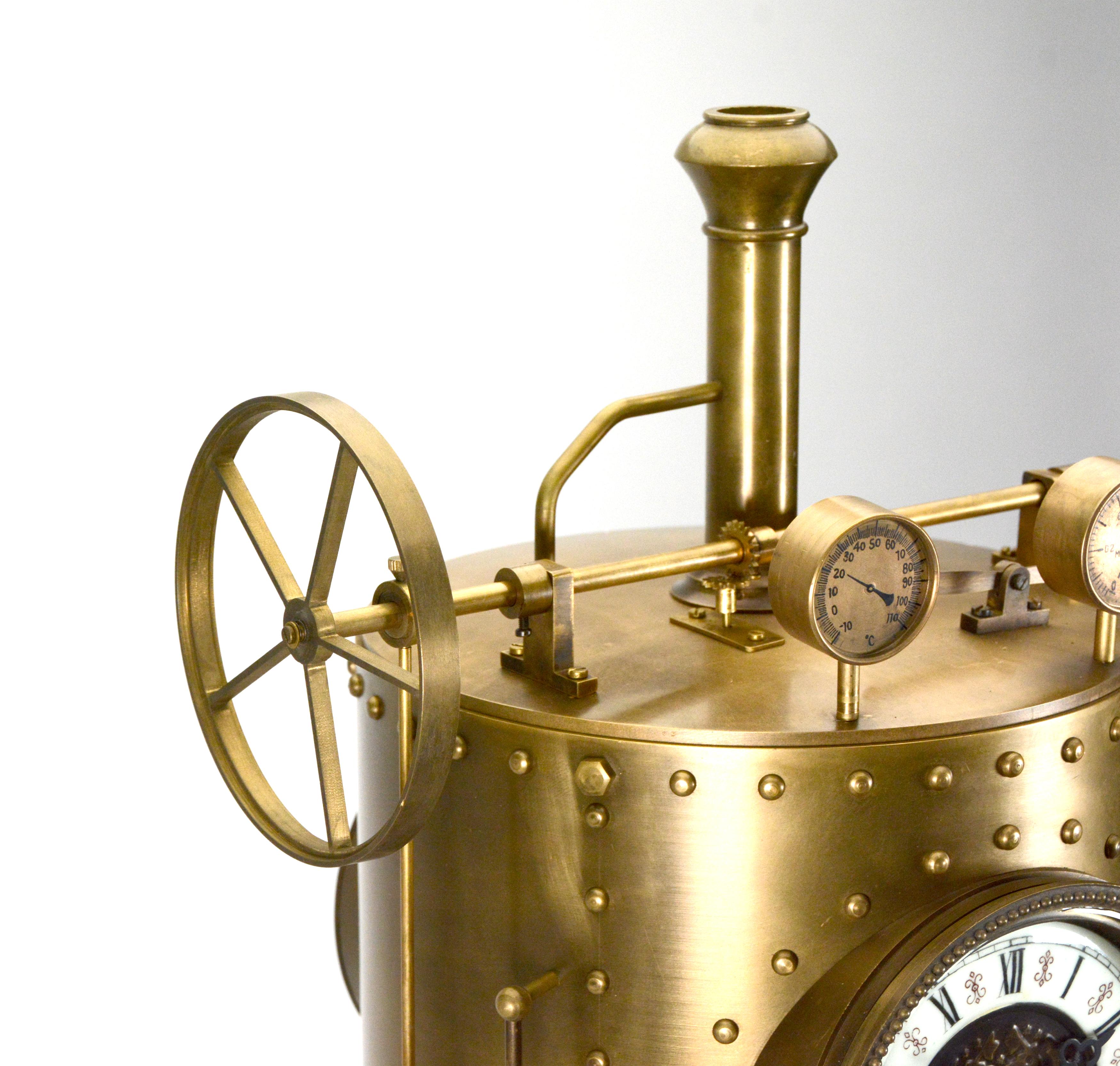 Métal Massive French Style 8 Day Brass Automaton Steam Wheel Engine Industrial Clock en vente