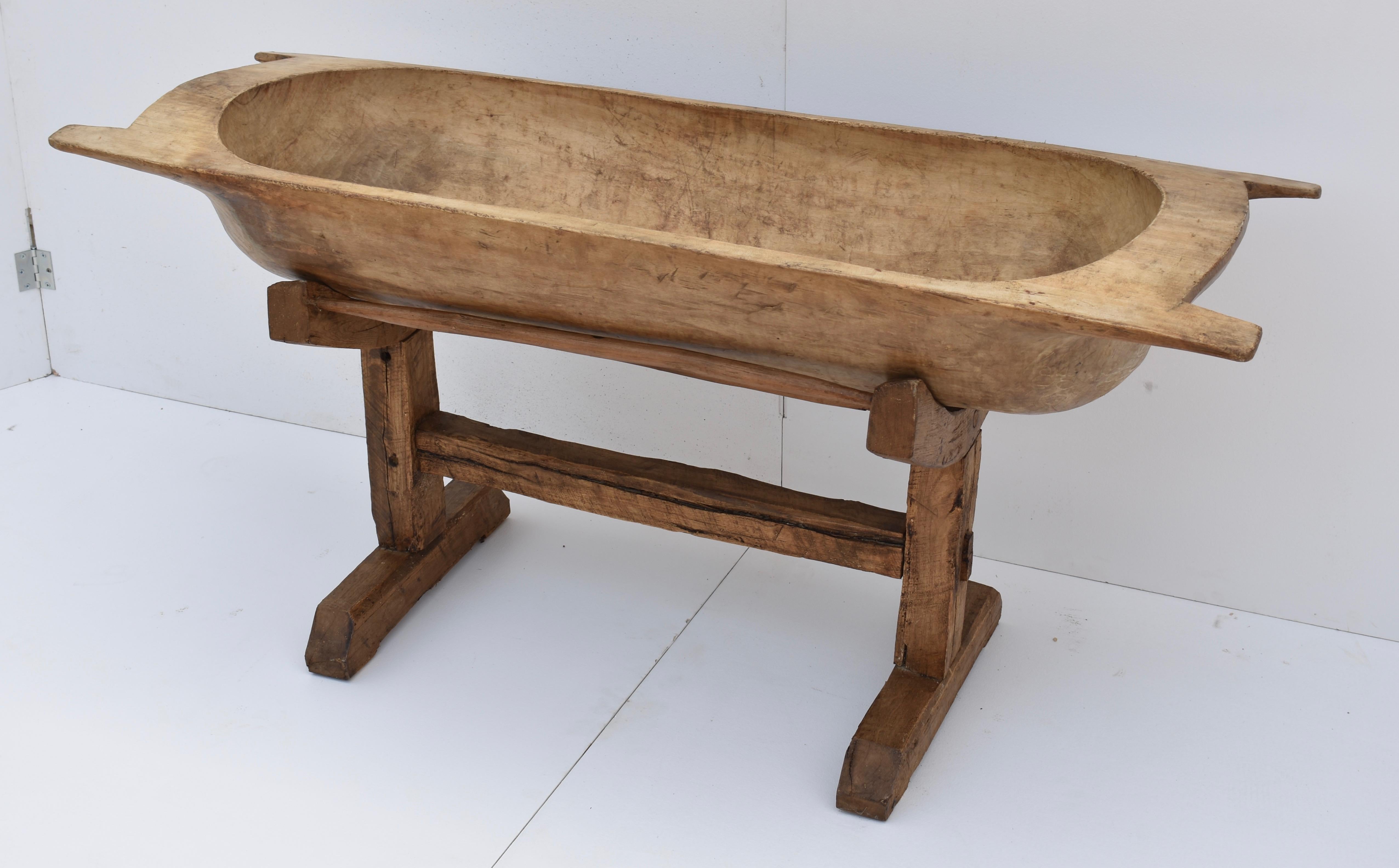 dough bowl with stand