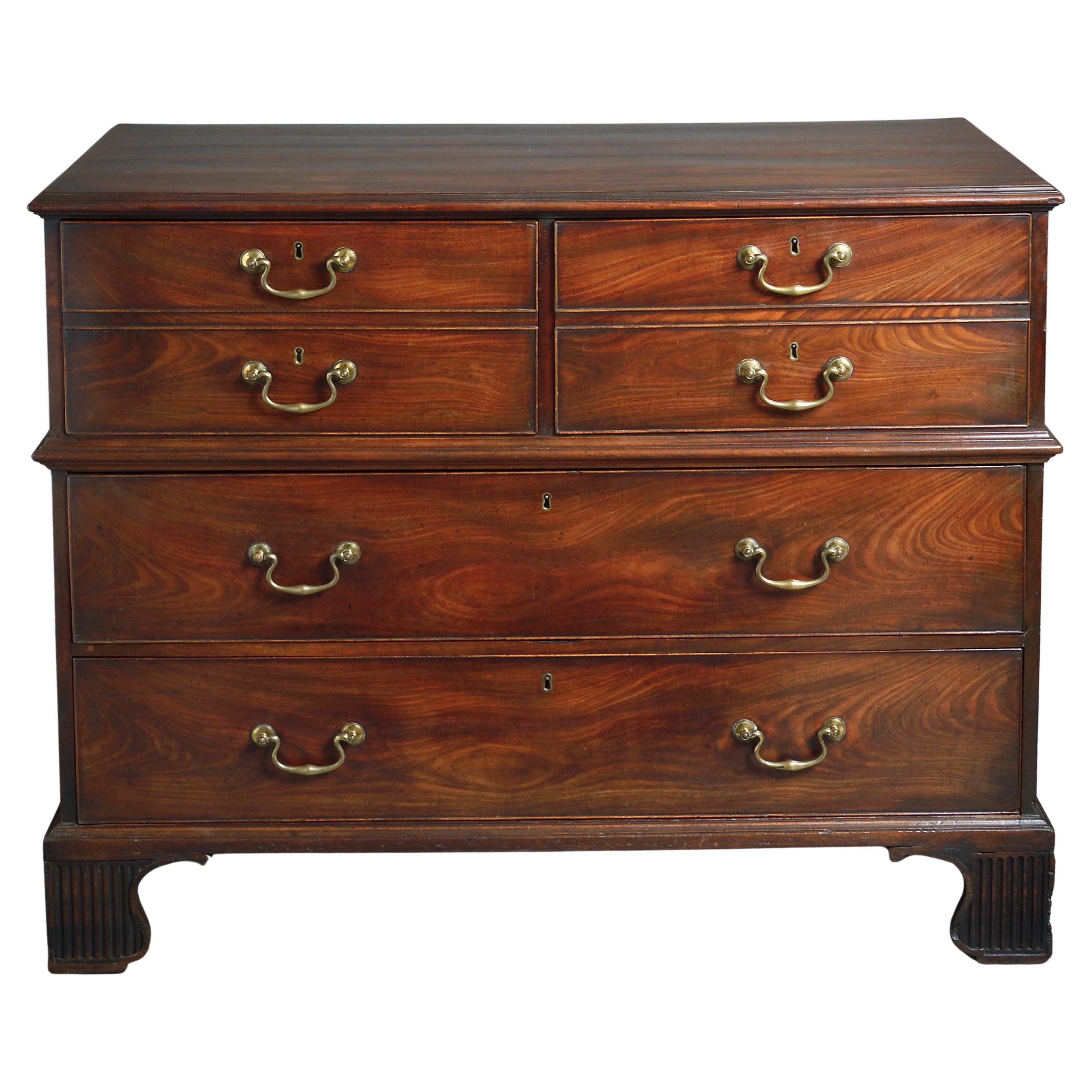 Massiccia cassettiera in mogano di Giorgio III in vendita