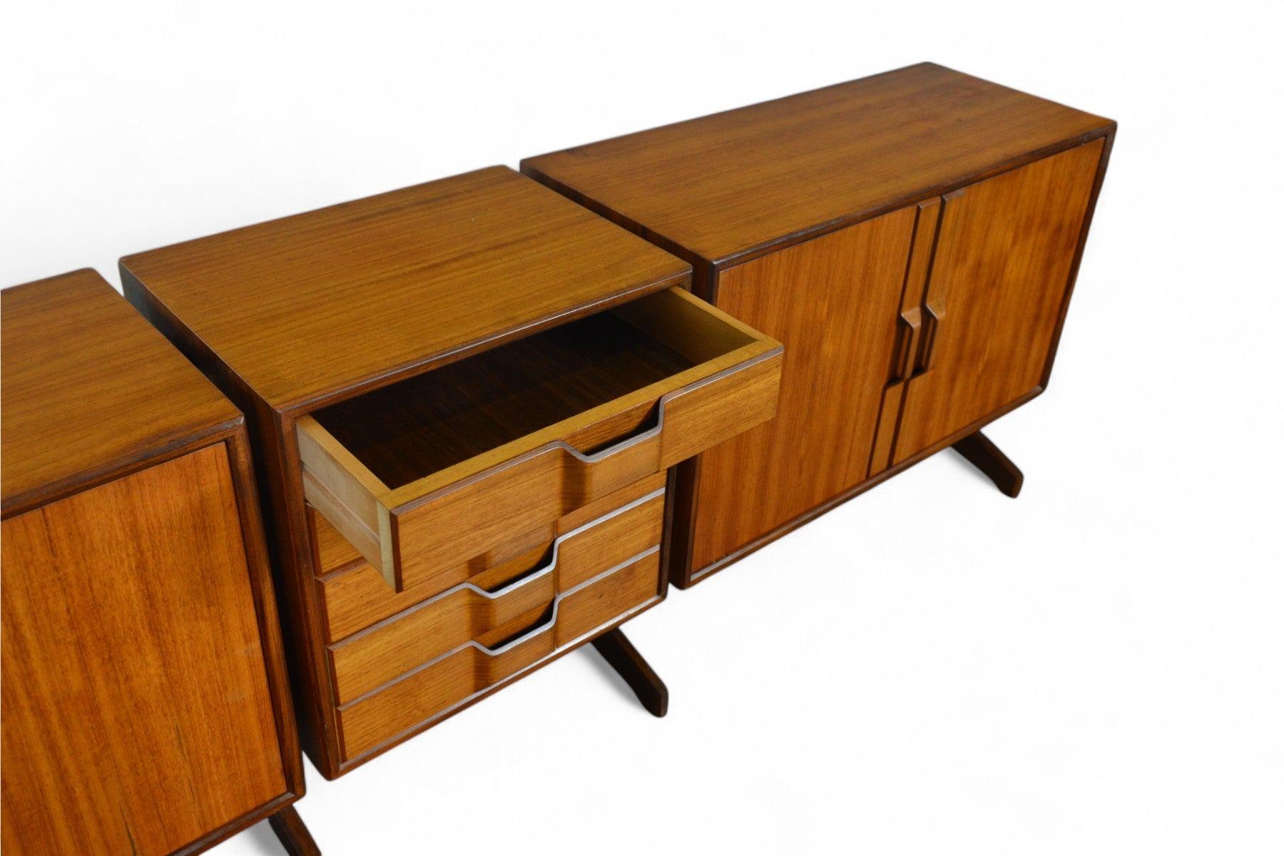 Gran Credenza italiana Gianfranco Frattini de los años 60 en teca Italiano en venta
