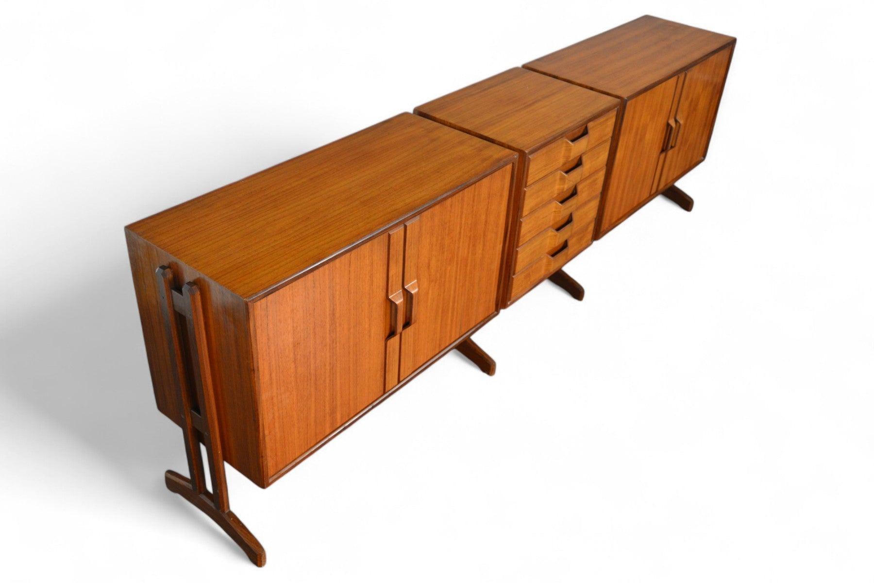 Gran Credenza italiana Gianfranco Frattini de los años 60 en teca Teca en venta