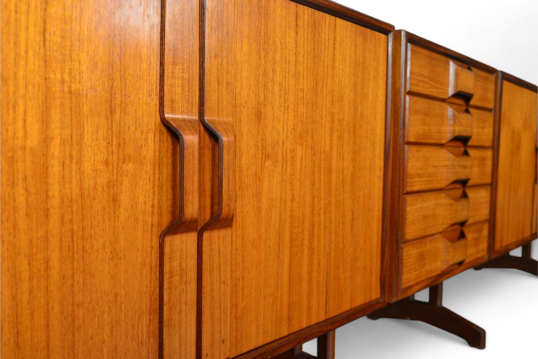 Gran Credenza italiana Gianfranco Frattini de los años 60 en teca en venta 2