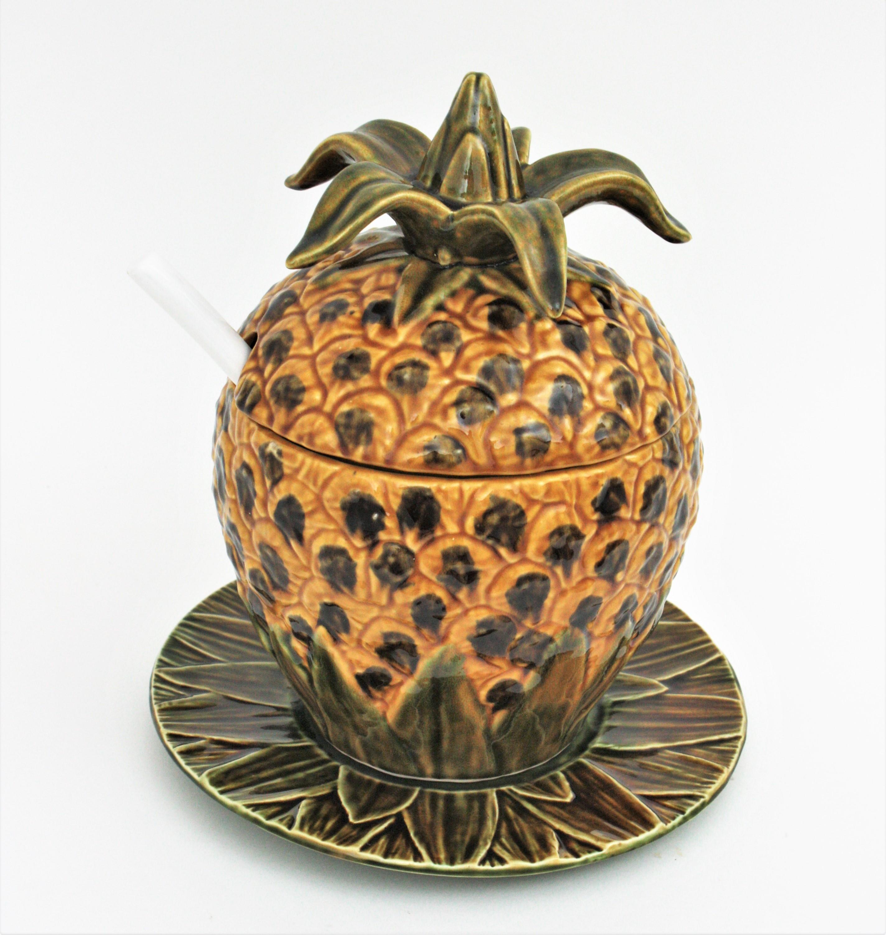 Midcentury Pineapple XL Tureen Centerpiece in Glazed Ceramic, 1960s For Sale 2