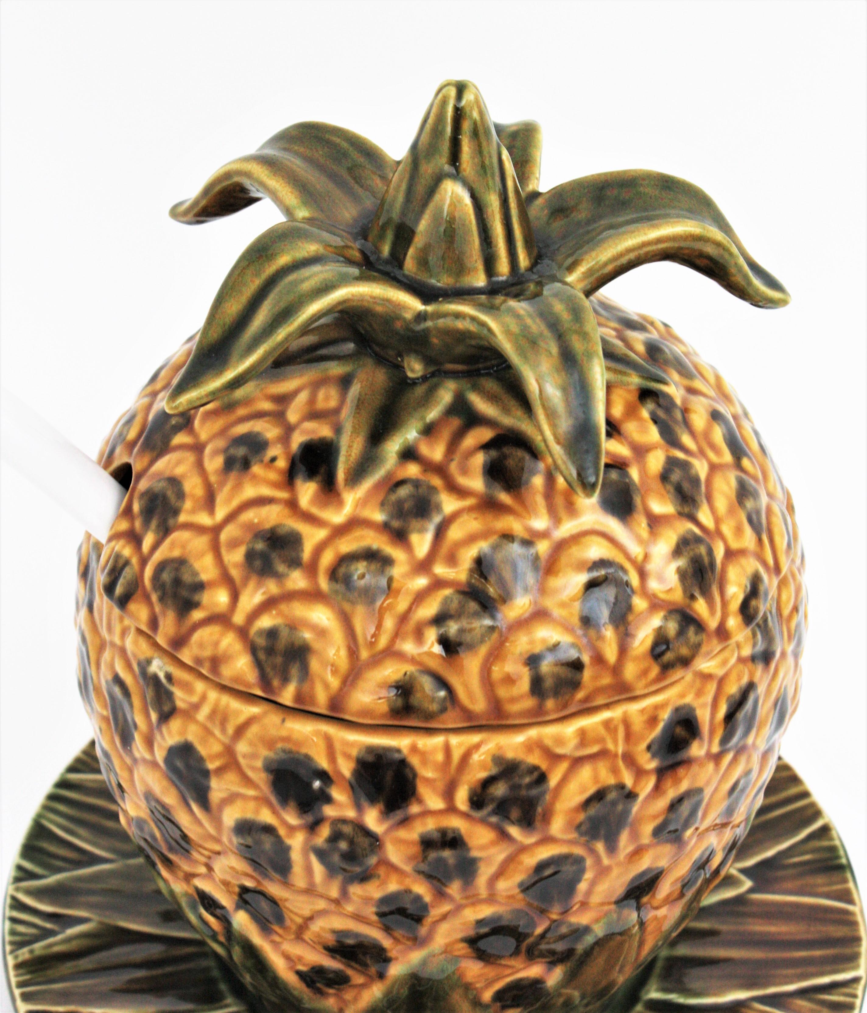 xxl pineapple