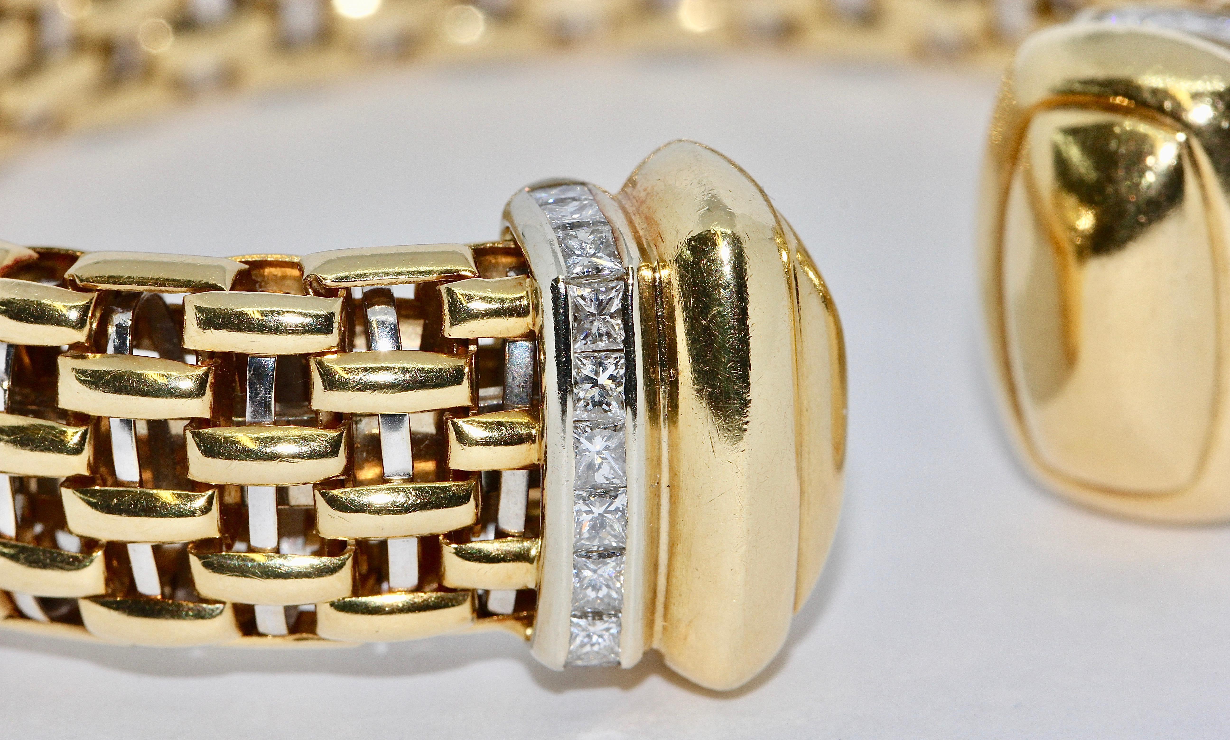 Women's Massive Gold Bangle, Bracelet, 18 Karat with 24 Princess Cut Diamonds For Sale