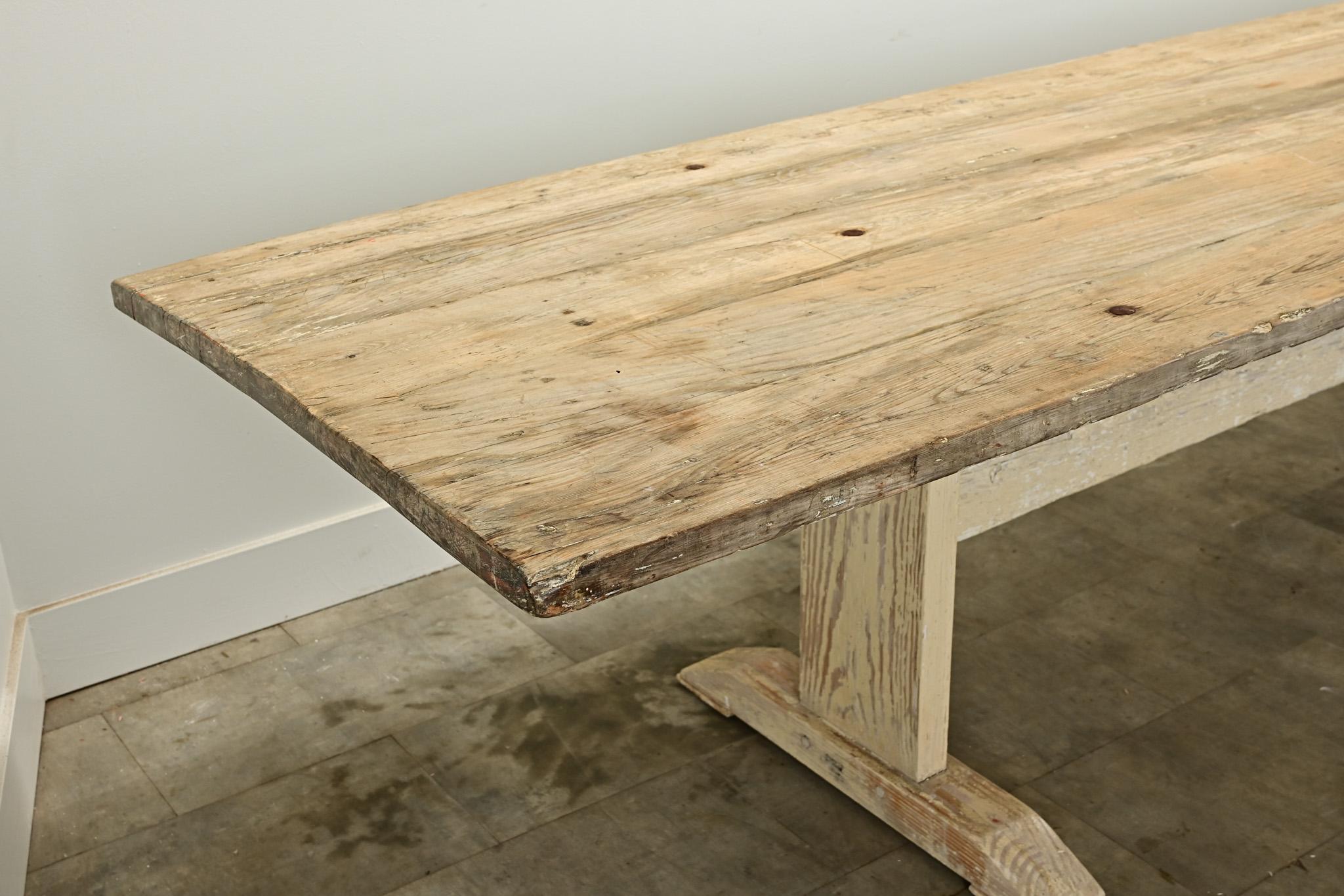 Massive Gustavian Trestle Base Dining Table In Good Condition For Sale In Baton Rouge, LA