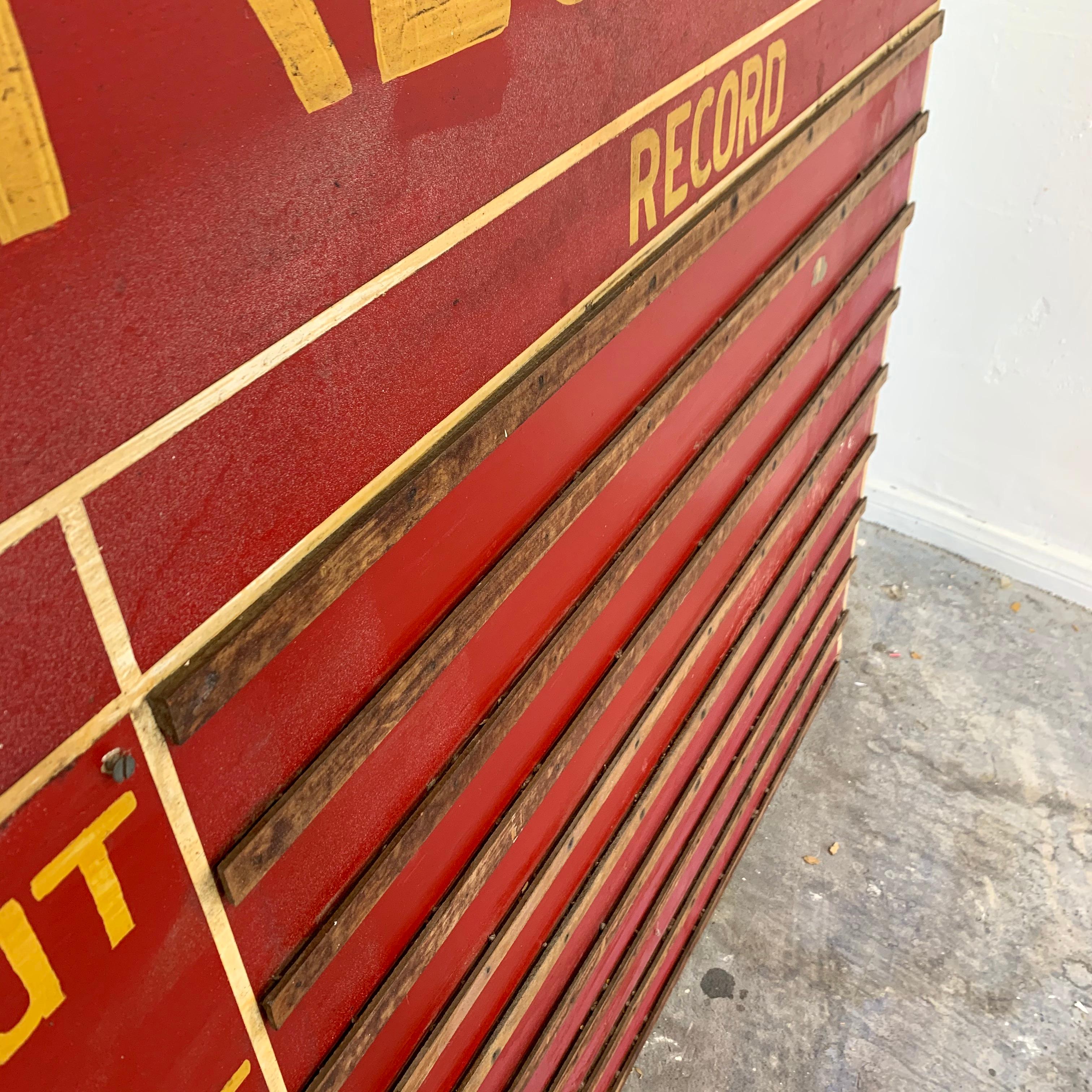 Letrero masivo pintado a mano de atletismo de instituto en venta 7