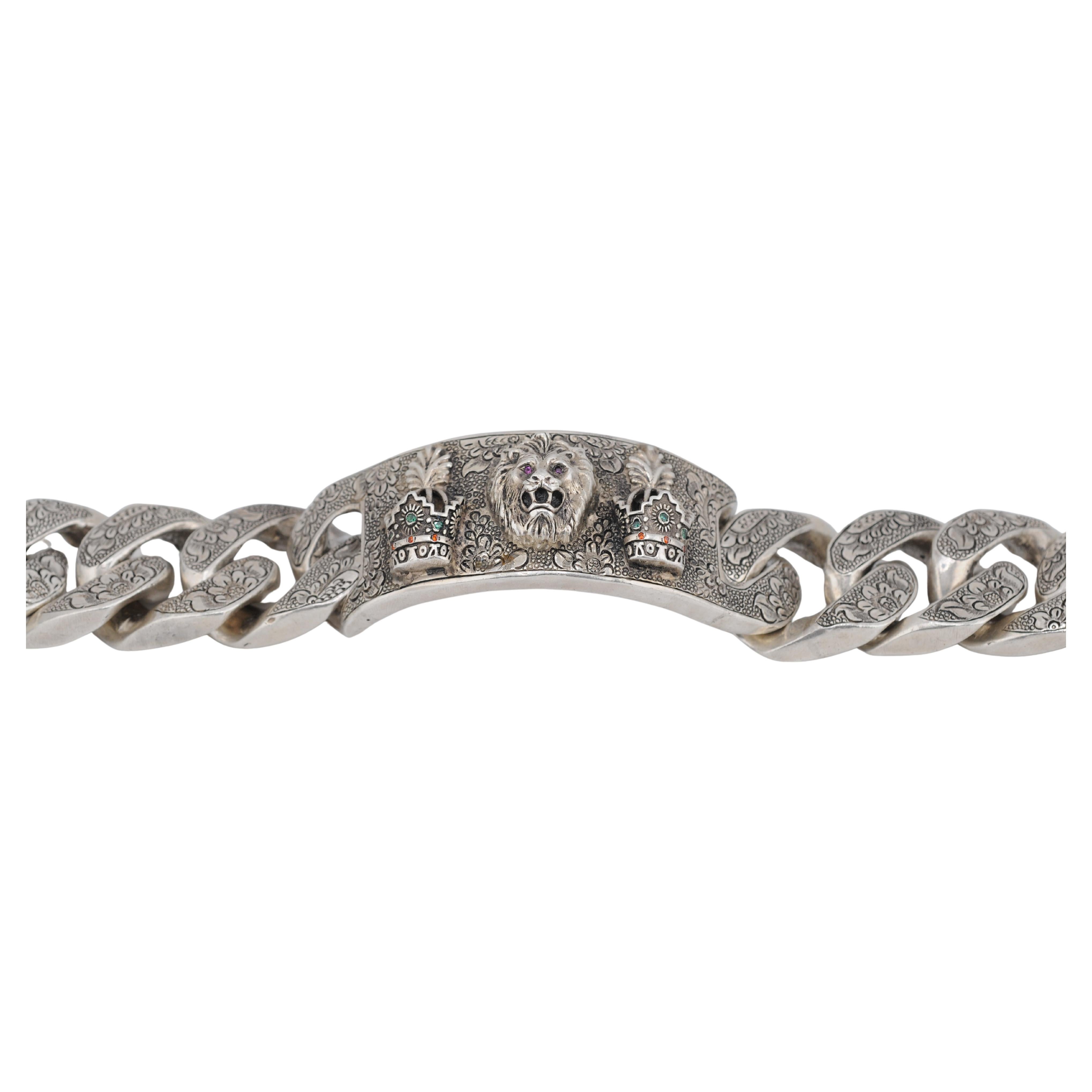Massives handgefertigtes Silberarmband mit Löwen- und Schwertmotiv, Edelsteine