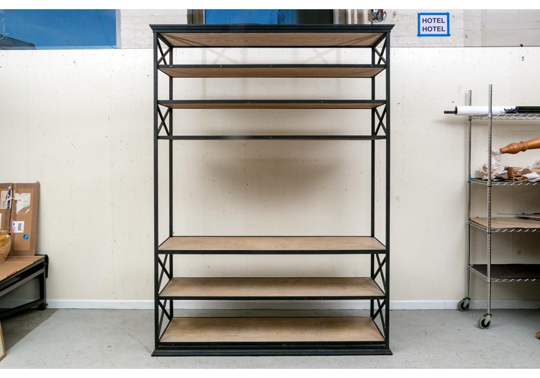 Metal macizo de estilo industrial  Y Expositor De Madera en venta 1